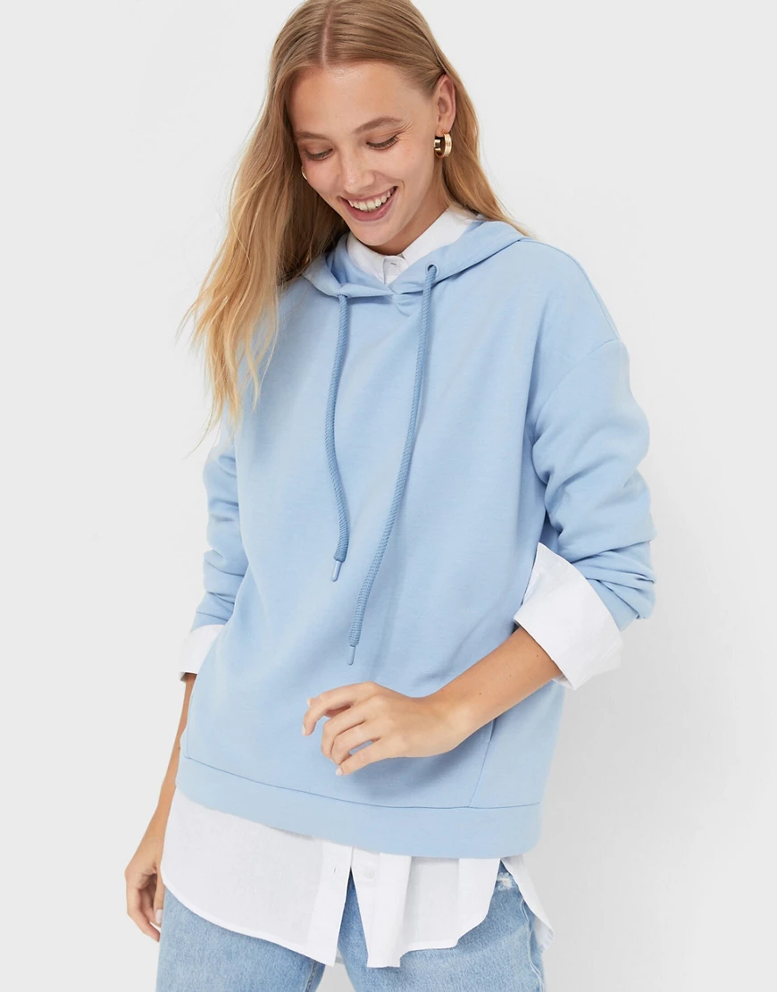 Stradivarius – Kapuzenpullover in Blassblau günstig online kaufen