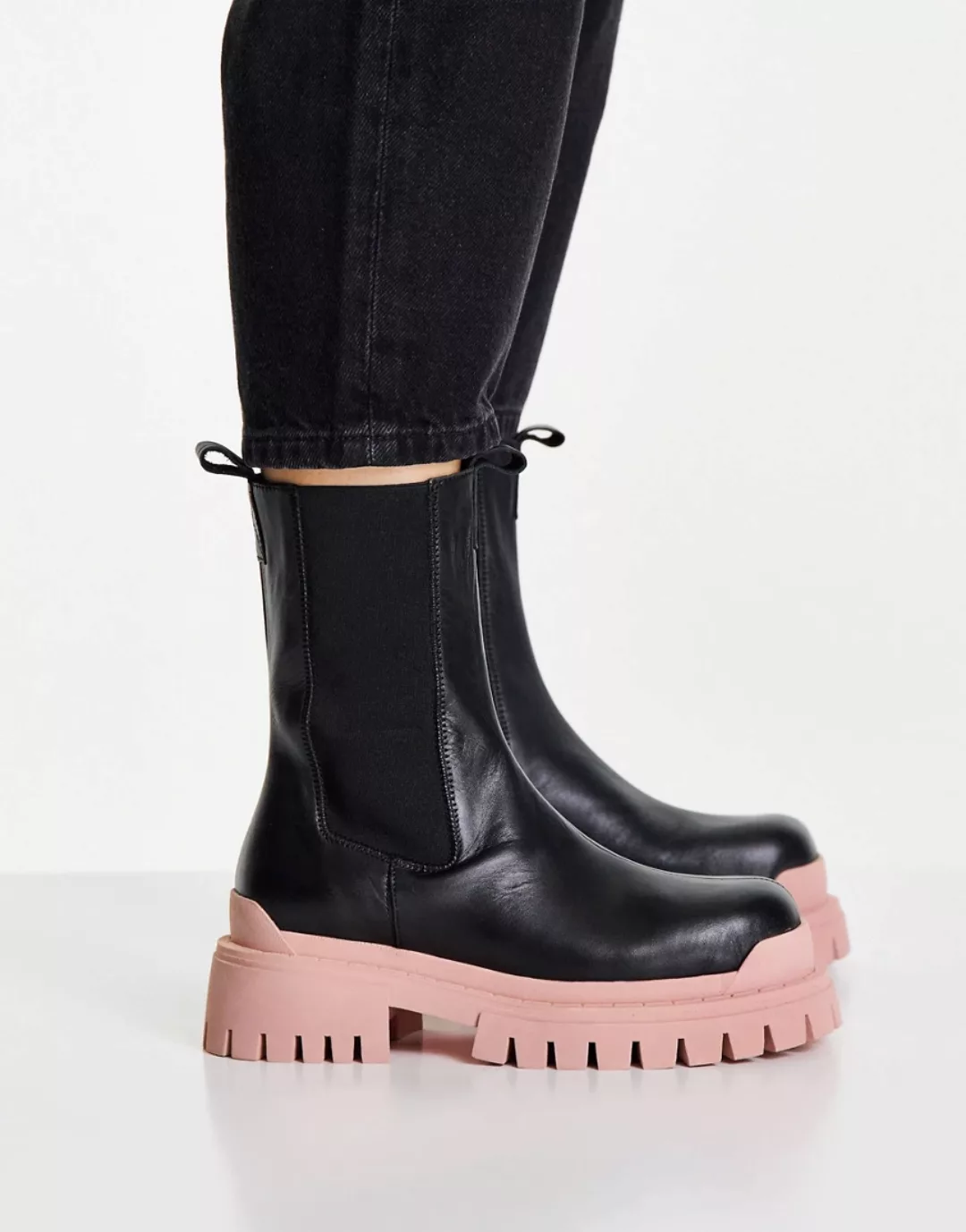 Topshop – Ace – Chelsea-Stiefel in den Farben Schwarz und Pfirsich mit dick günstig online kaufen