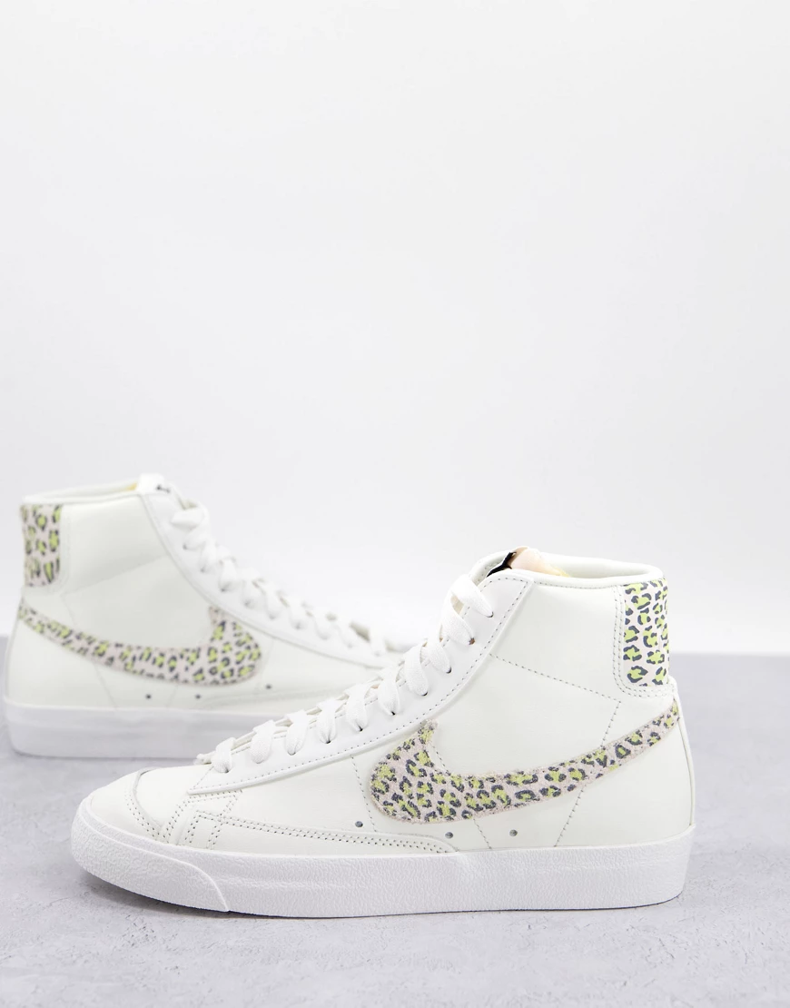 Nike – Blazer Mid 77 – Sneaker in gebrochenem Weiß mit Leopardenmuster günstig online kaufen