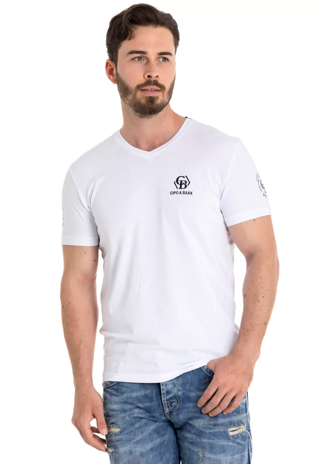 Cipo & Baxx V-Shirt mit Markenlabel in Samt-Optik günstig online kaufen