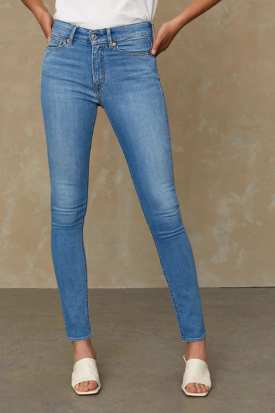 Slim-fit Jeans Aus Recycling Und Bio Baumwolle - Juno High - Veggie Light günstig online kaufen