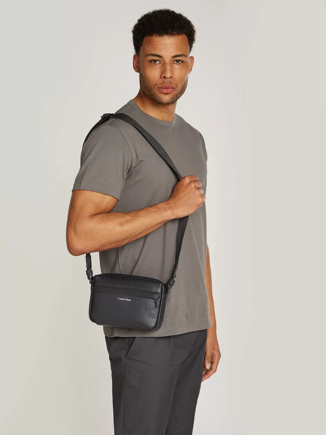 Calvin Klein Umhängetasche "CK MUST CAMERA BAG" günstig online kaufen