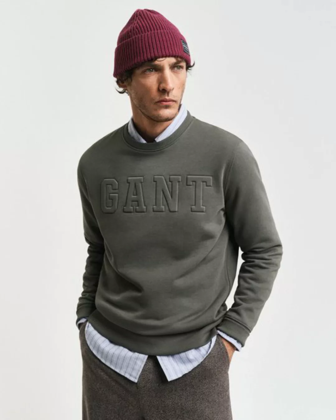 Gant Sweatshirt EMBOSSED C-NECK SWEAT eine erhabene GANT-Grafikprägung auf günstig online kaufen