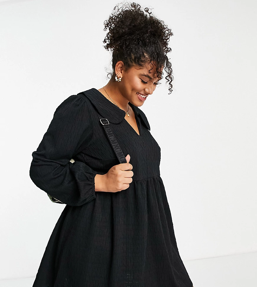 ASOS DESIGN Curve – Kurzes, langärmliges Hängerkleid in Schwarz mit Struktu günstig online kaufen