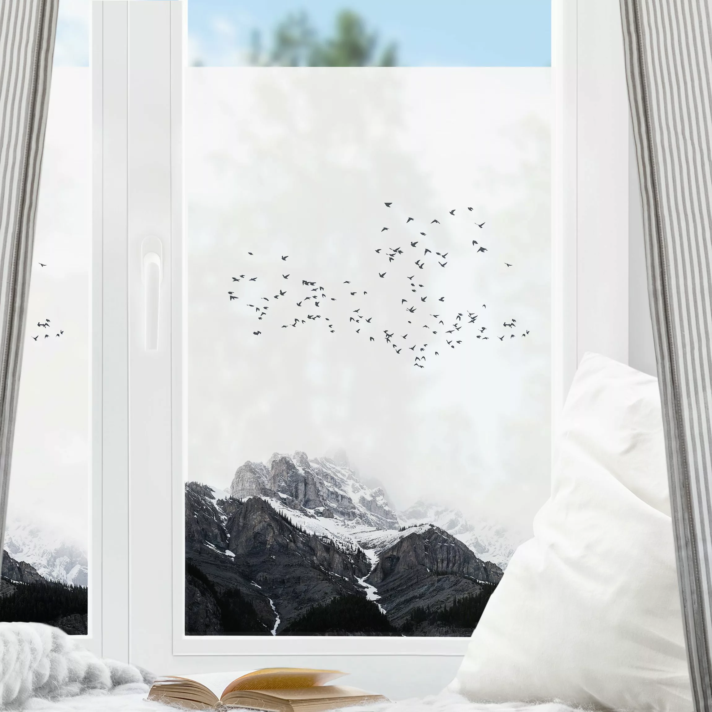 Fensterfolie Vogelschwarm vor Bergen Schwarz Weiß günstig online kaufen