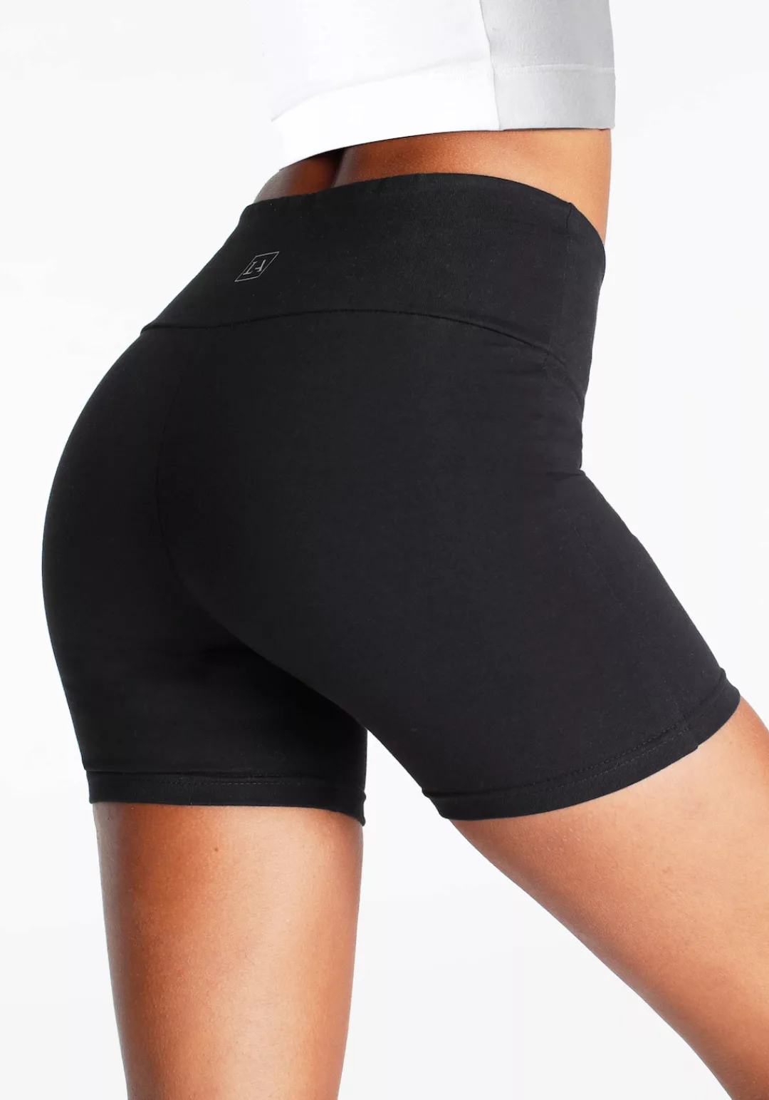 LASCANA Shorts, mit breitem Bündchen und Logodruck, Loungewear günstig online kaufen