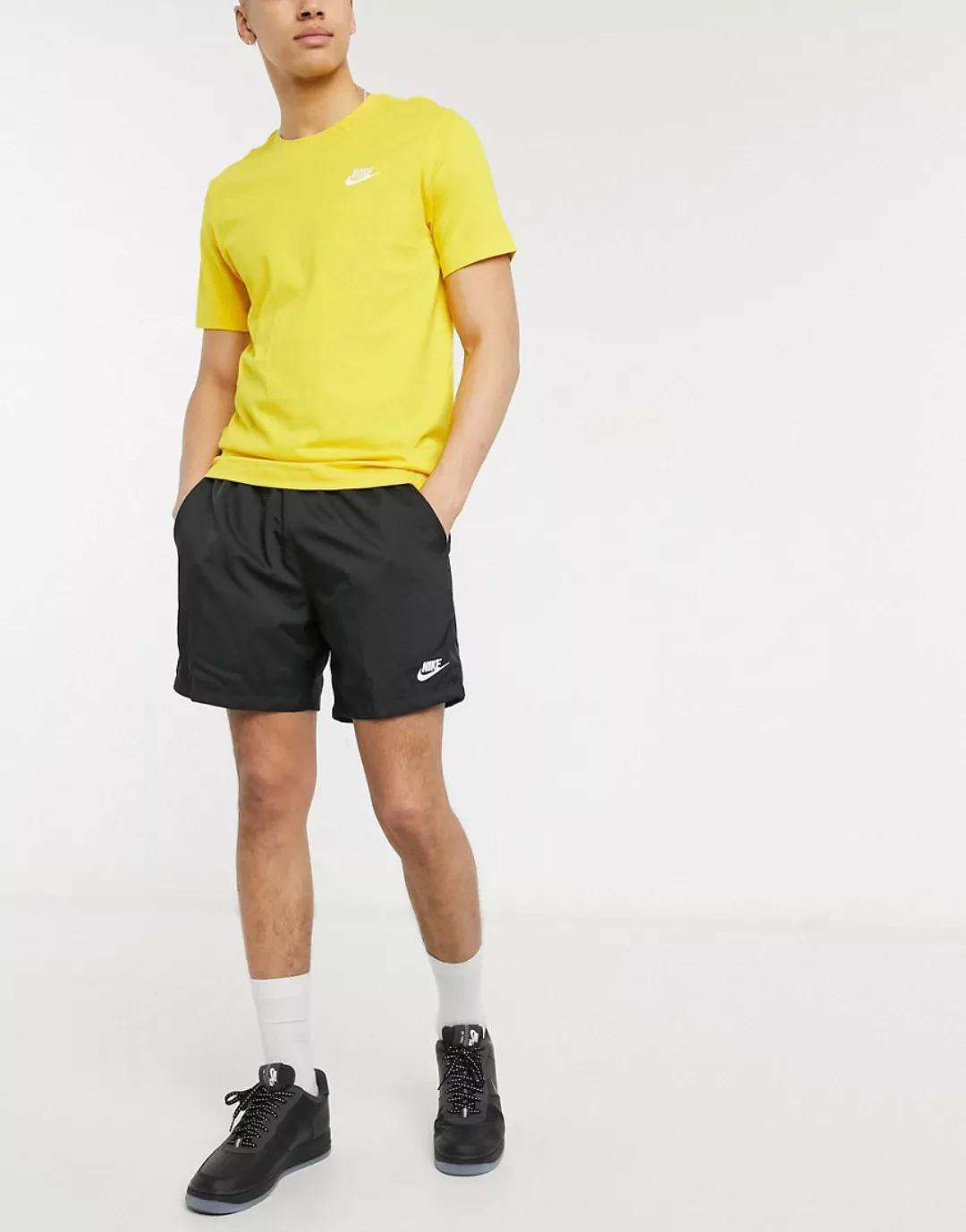 Nike – Club Essentials – Gewebte Shorts in Schwarz günstig online kaufen