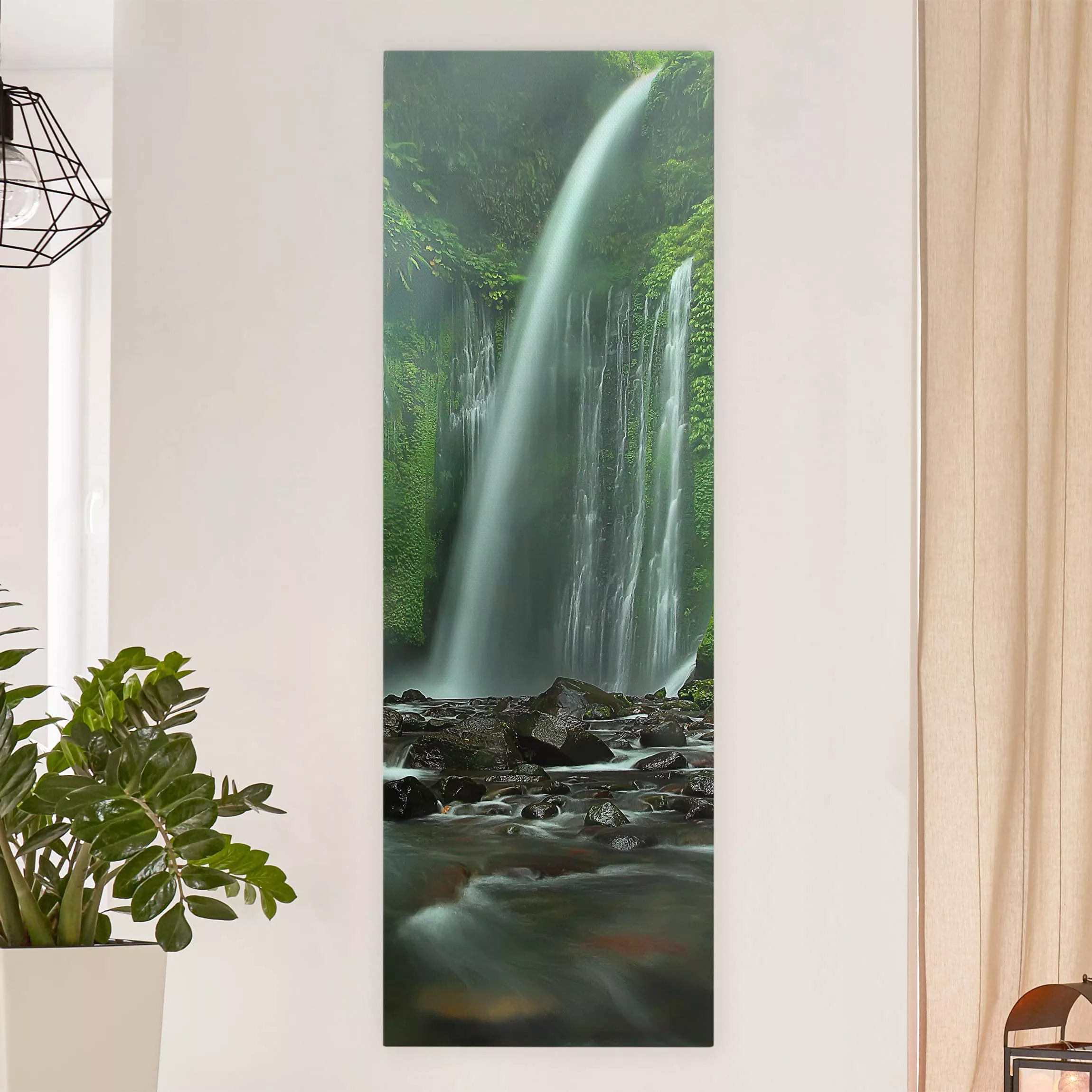 Leinwandbild Wald - Hochformat Tropischer Wasserfall günstig online kaufen