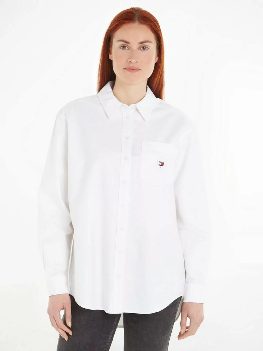 Tommy Jeans Blusentop TJW BADGE BOYFRIEND SHIRT mit Logostickerei günstig online kaufen