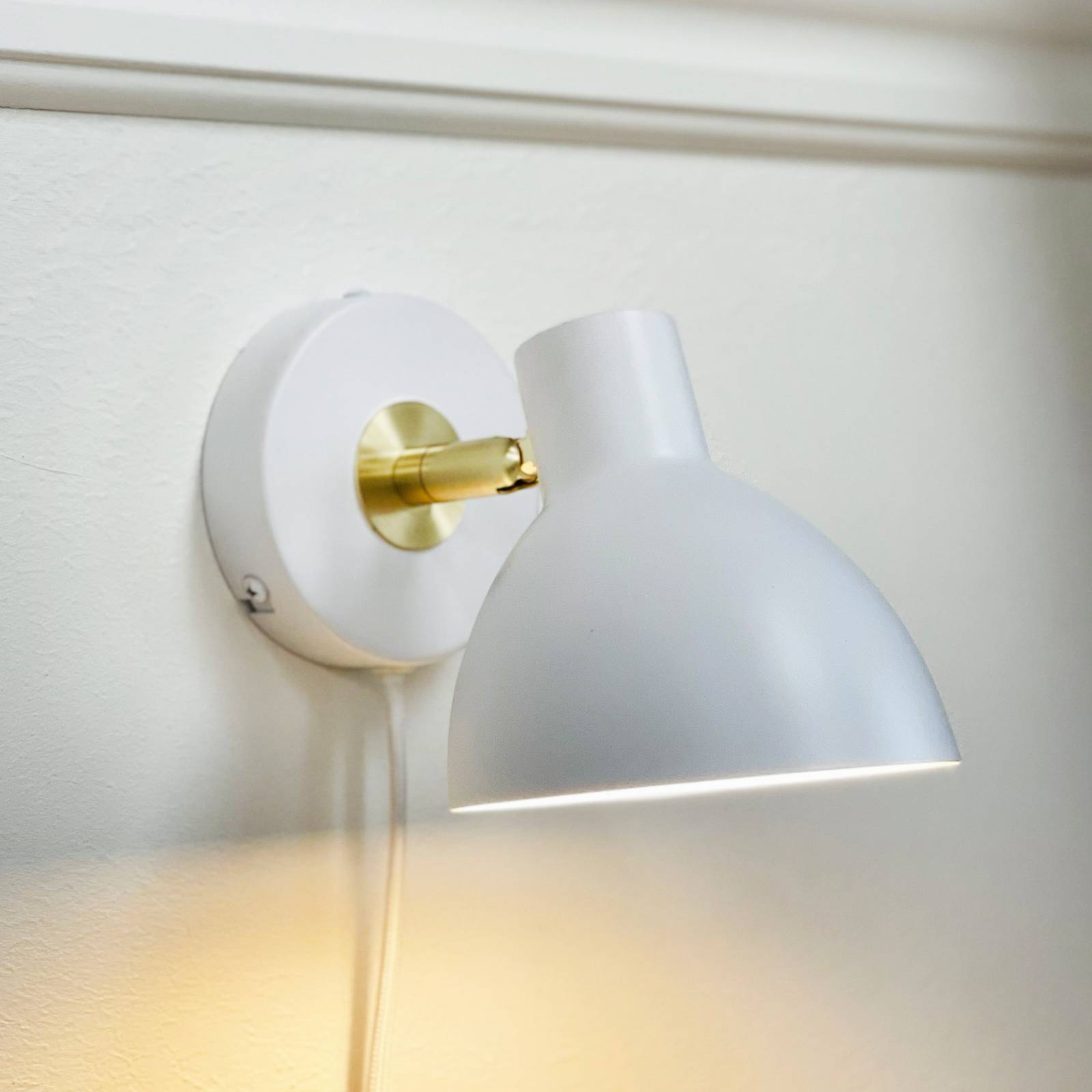 Dyberg Larsen Wandlampe Lilje, weiß, Ø 16 cm, Metall günstig online kaufen