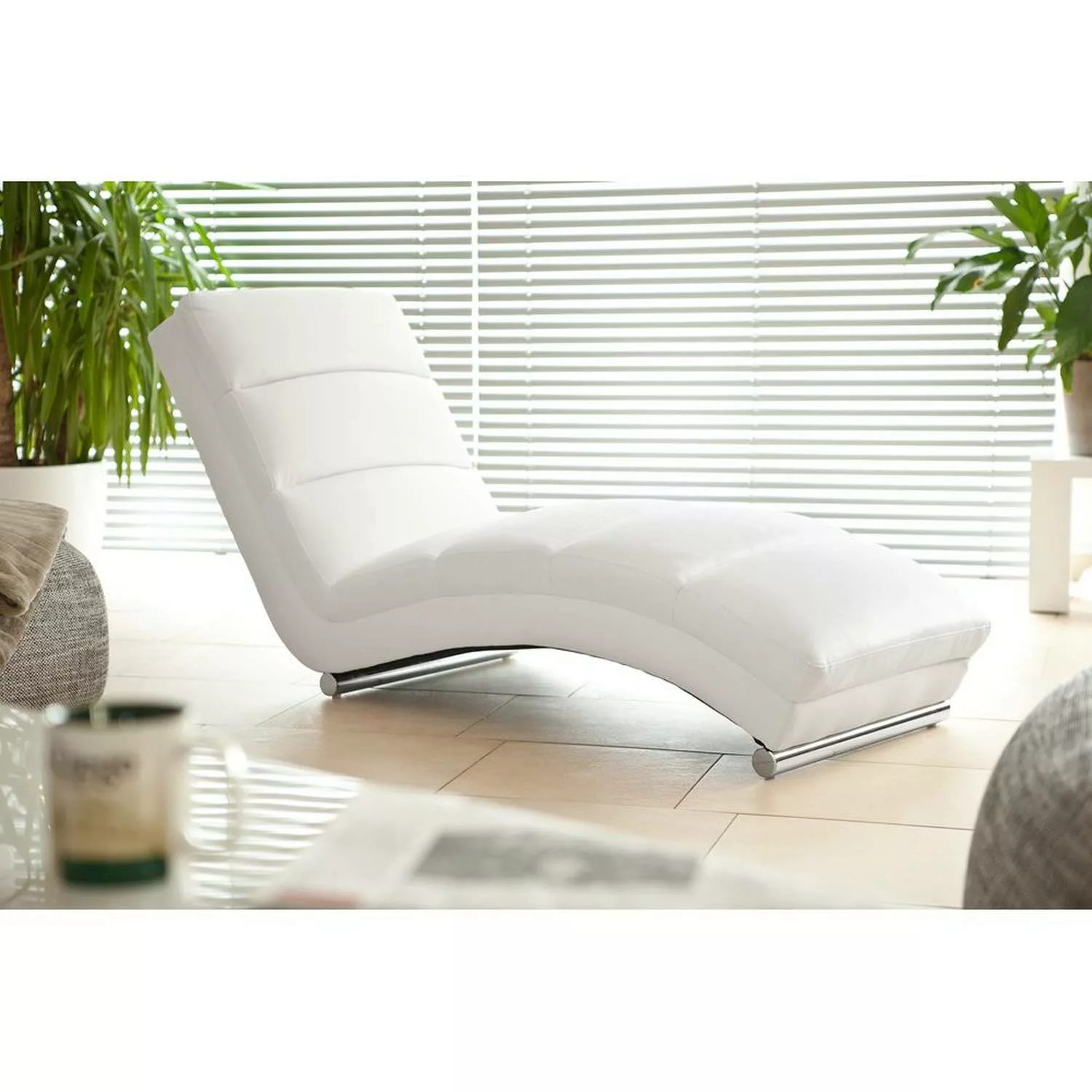 Relaxliege weiß Kunstleder, Chromfüße - B/T/H: 60/171/81cm günstig online kaufen