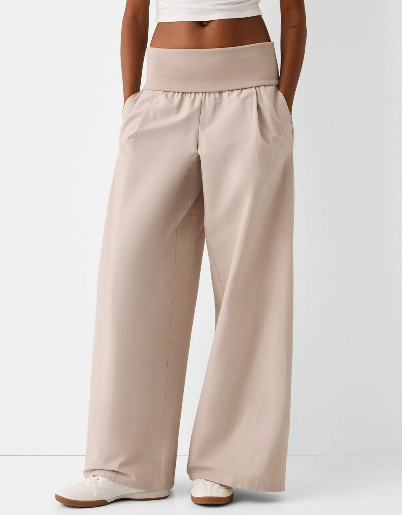 Bershka Wide-Leg-Hose Mit Umgeschlagenem Bund Damen M Steinfarbe günstig online kaufen