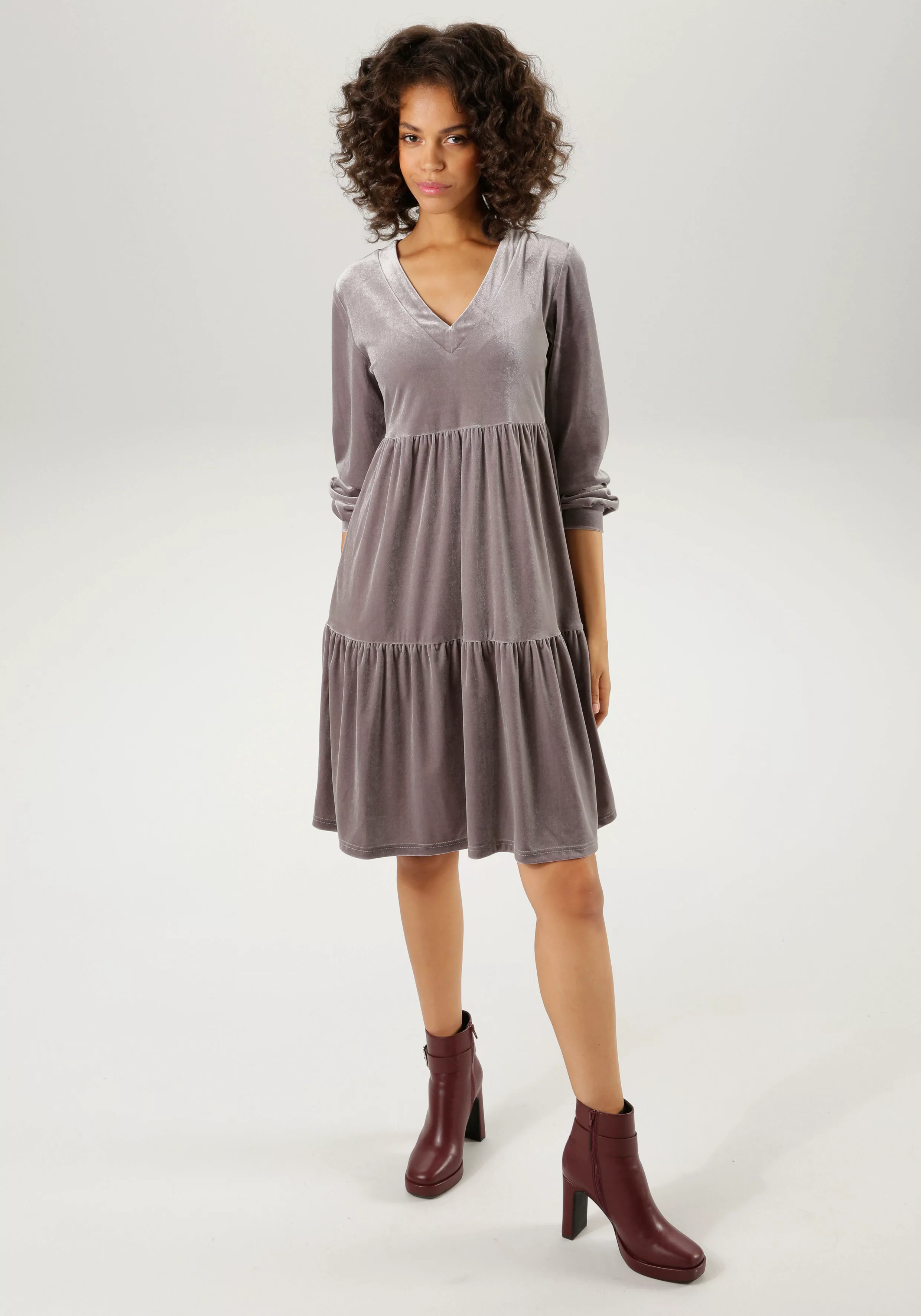 Aniston CASUAL Samtkleid, - edel glänzend - NEUE KOLLEKTION günstig online kaufen