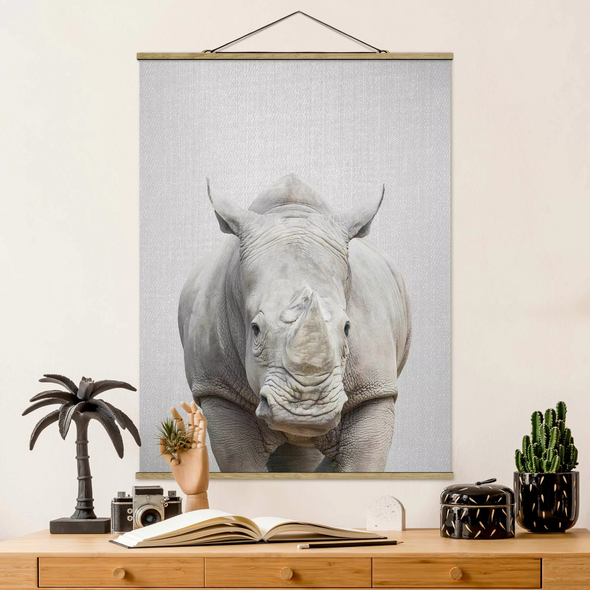 Stoffbild mit Posterleisten Nashorn Nora günstig online kaufen