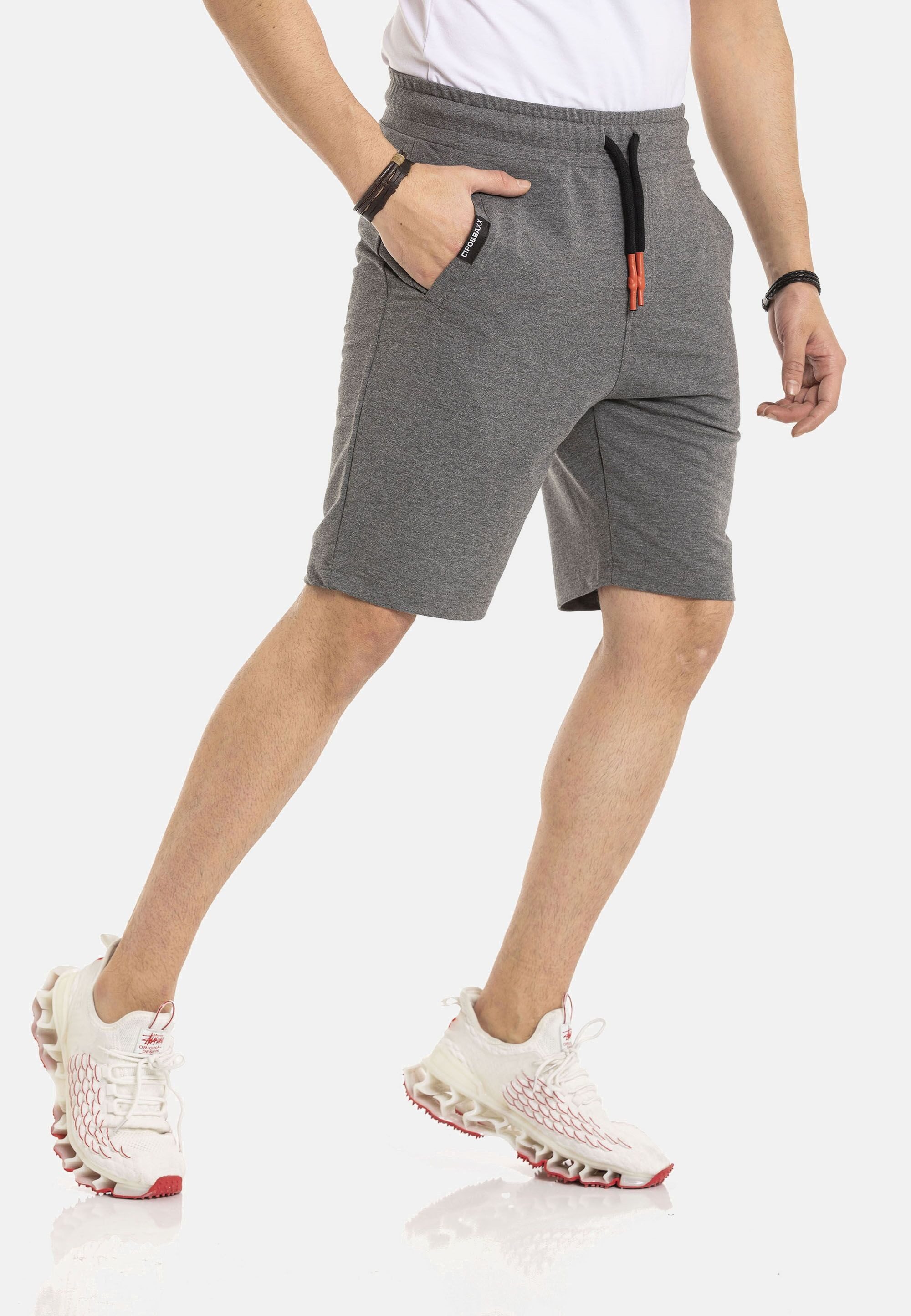 Cipo & Baxx Stoffhose "Shorts", elastischer Bund mit Kordelzug günstig online kaufen