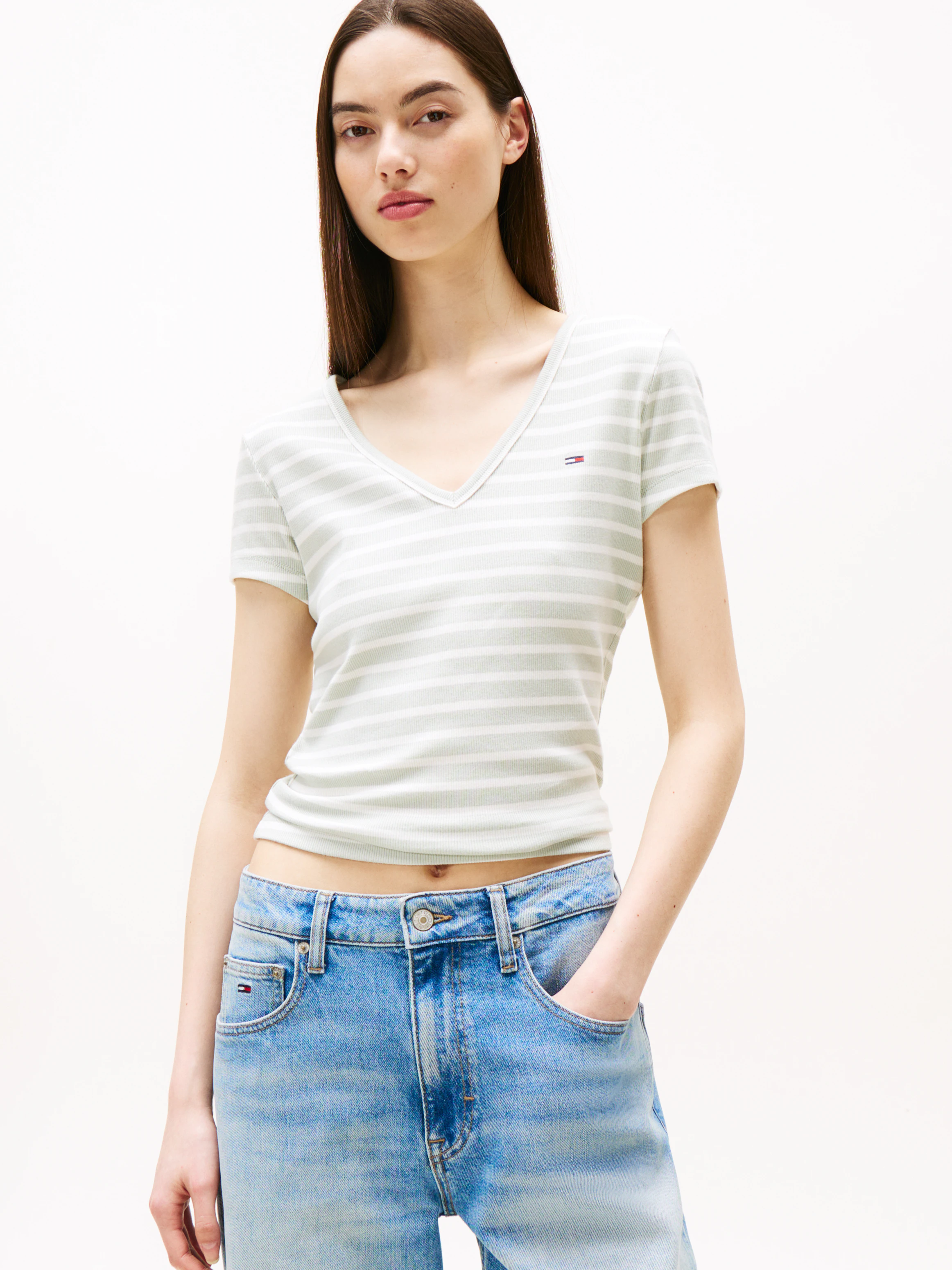Tommy Jeans Kurzarmshirt "TJW SLIM ESSENTIAL RIB V SS", in gerippter Strukt günstig online kaufen