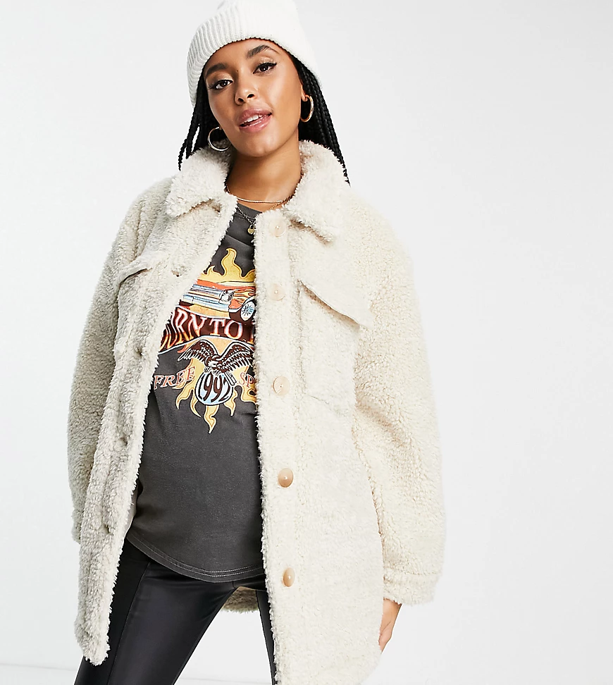 Urban Bliss – Umstandsmode – Hemdjacke aus Teddyfell in Creme-Weiß günstig online kaufen