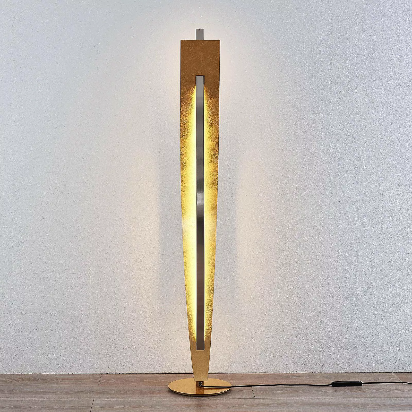 Lucande LED-Stehleuchte Marija, goldfarben, dimmbar, 140 cm günstig online kaufen