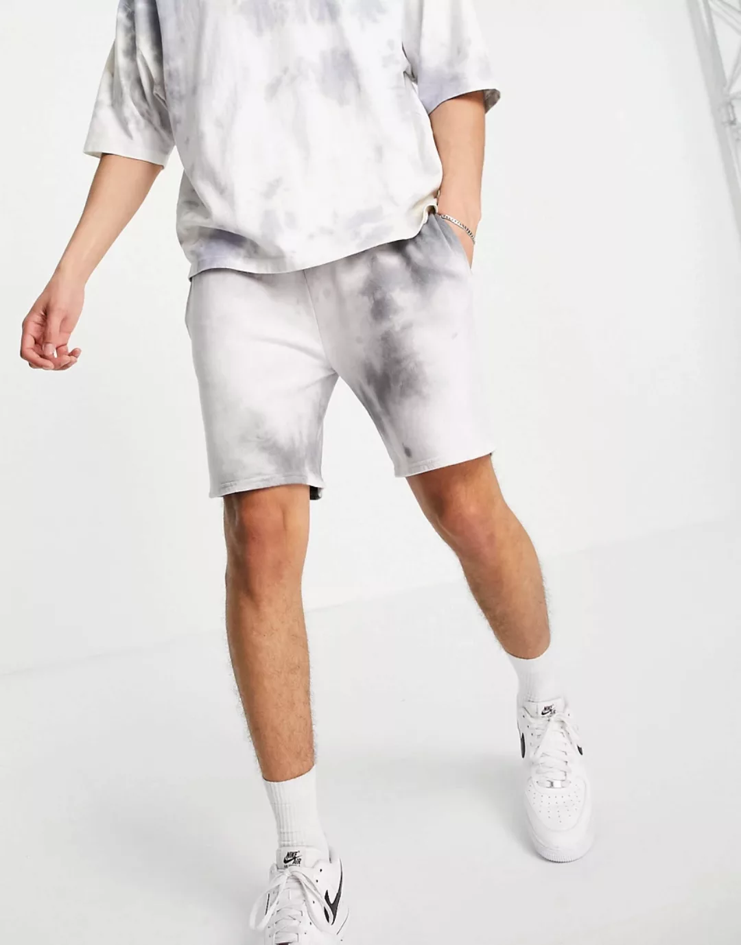 Topman – Shorts mit Batikmuster in Grau, Kombiteil günstig online kaufen