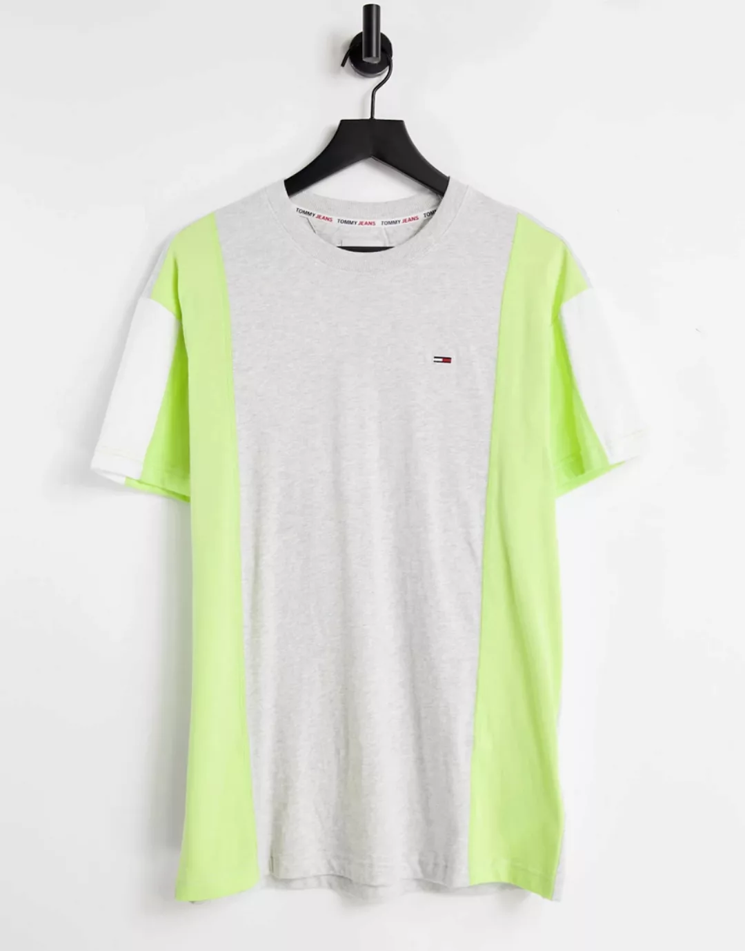 Tommy Jeans – T-Shirt in Silbergrau/Limettengrün mit Flaggenlogo und vertik günstig online kaufen