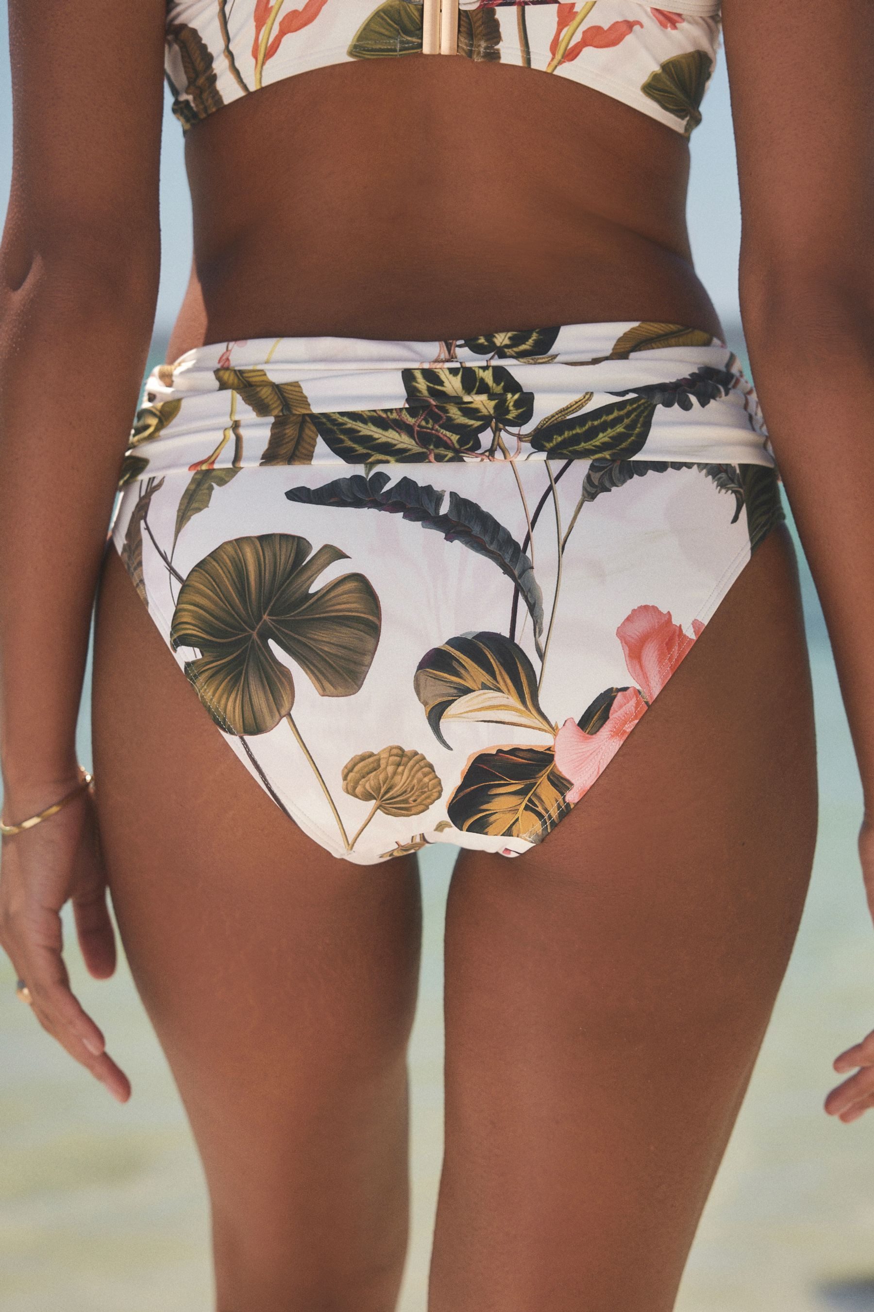 Next Bikini-Hose Bikinihose mit Rollbund (1-St) günstig online kaufen