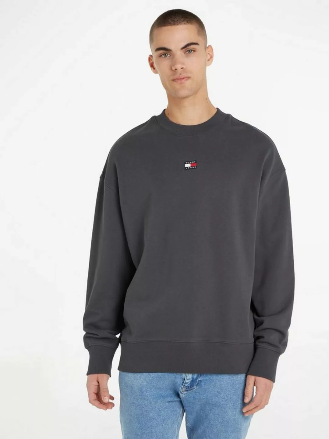 Tommy Jeans Sweatshirt TJM RLX XS BADGE CREW mit Tommy Jeans Stickerei günstig online kaufen