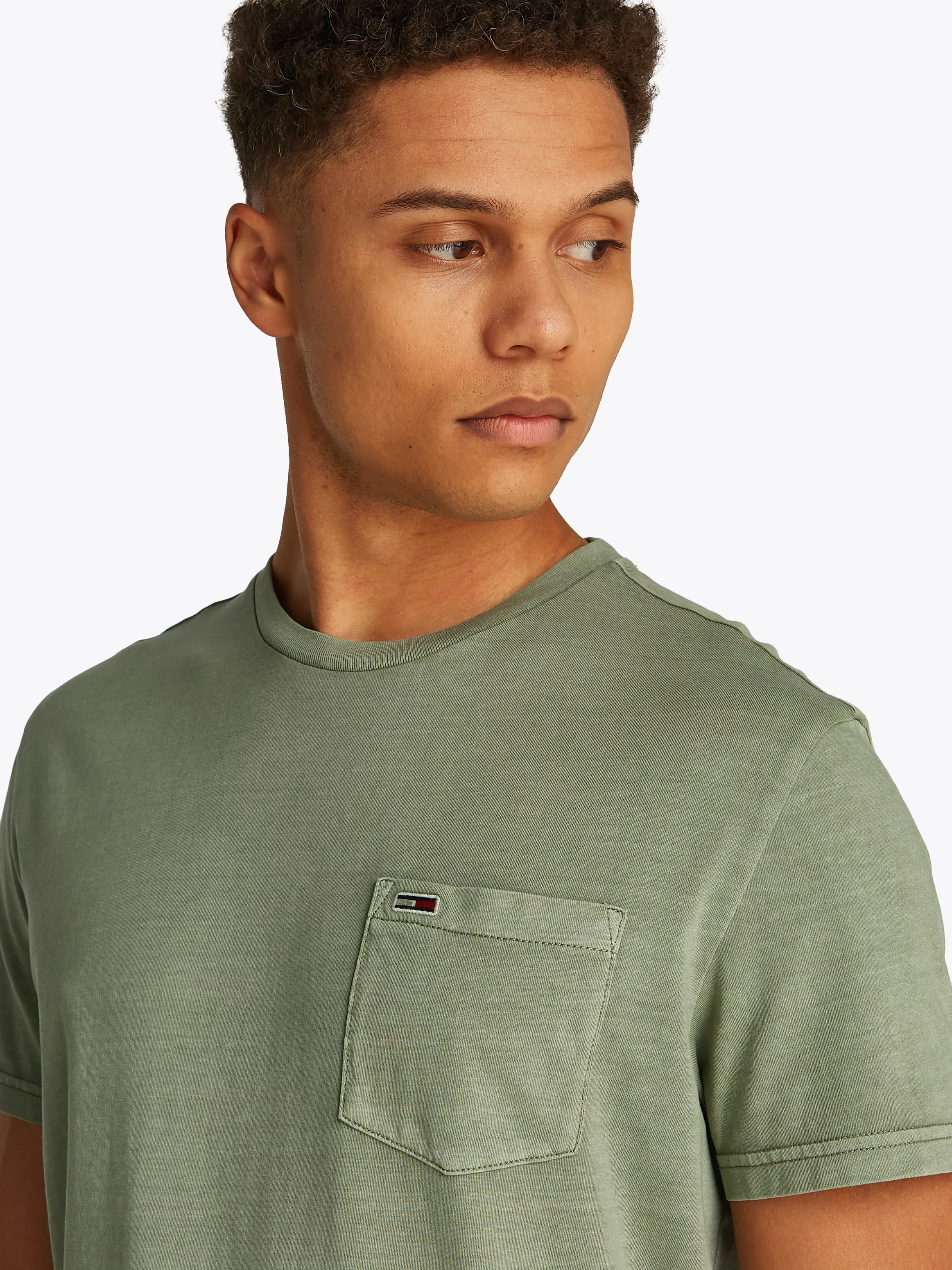 Tommy Jeans T-Shirt "TJM SLIM WASHED POCKET TEE", in leicht gewaschener Opt günstig online kaufen