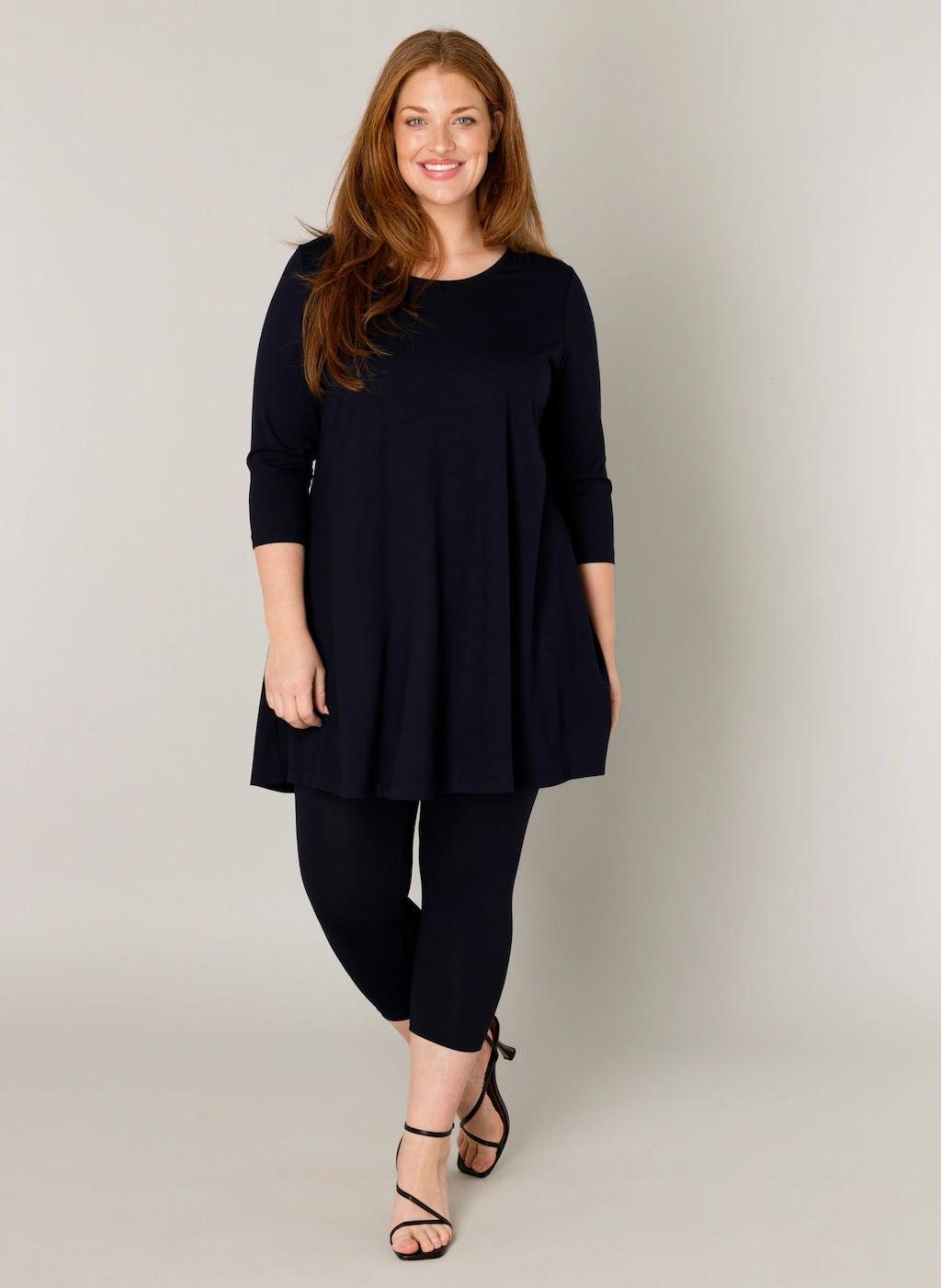 Base Level Curvy Tunikashirt "Aria", mit Rundhalsausschnitt günstig online kaufen