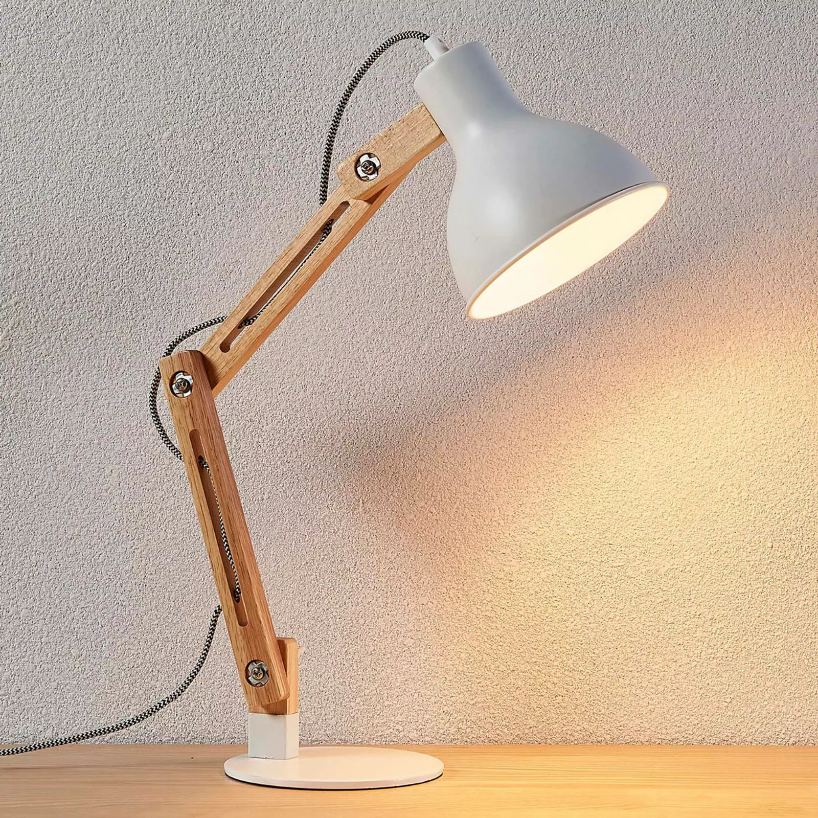 Lindby Schreibtischlampe Shivanja, Holz, verstellbar, E27 günstig online kaufen