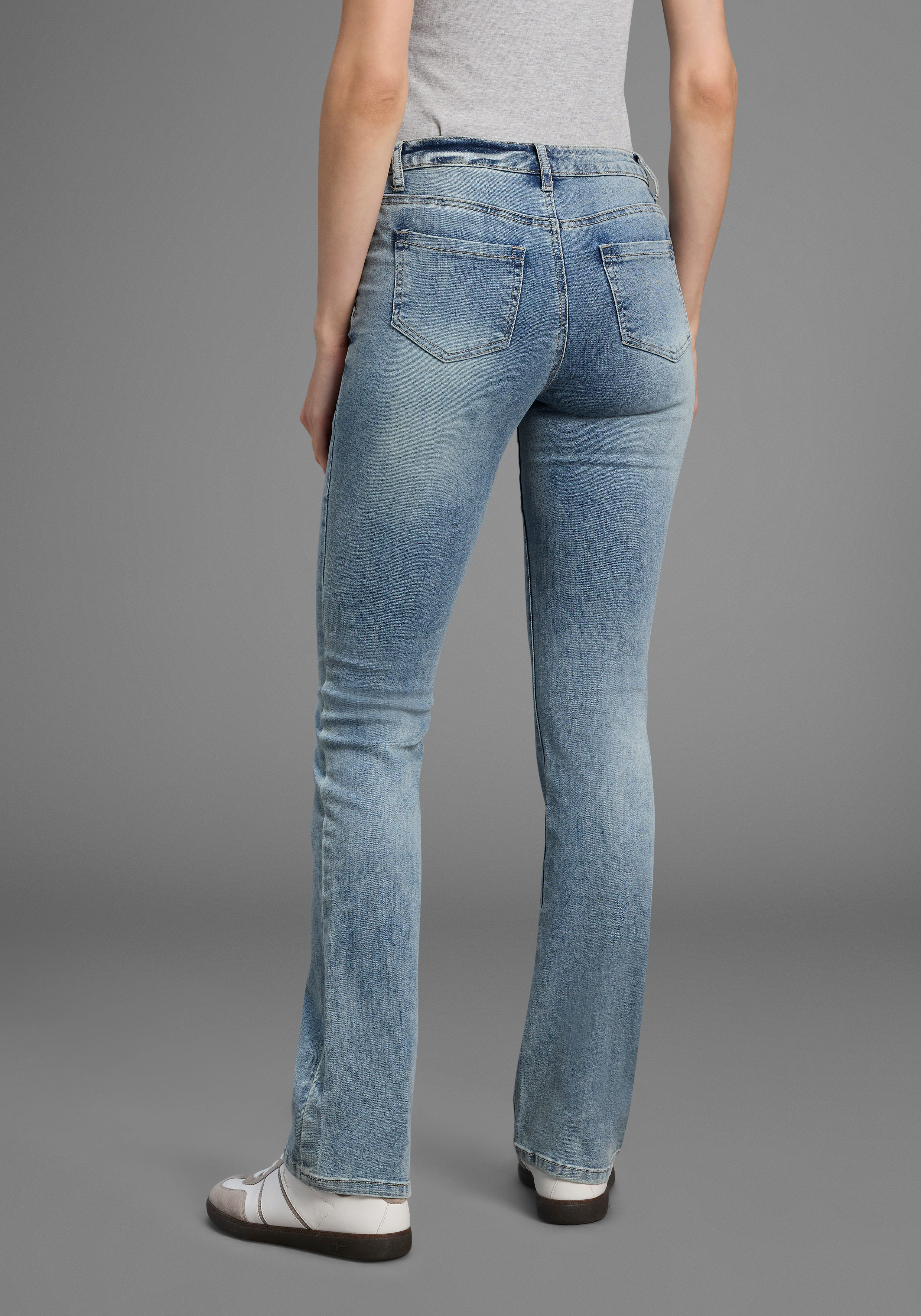 Arizona Gerade Jeans "Kontrastnähte", niedrige Leibhöhe, in 5-Pocket-Form, günstig online kaufen