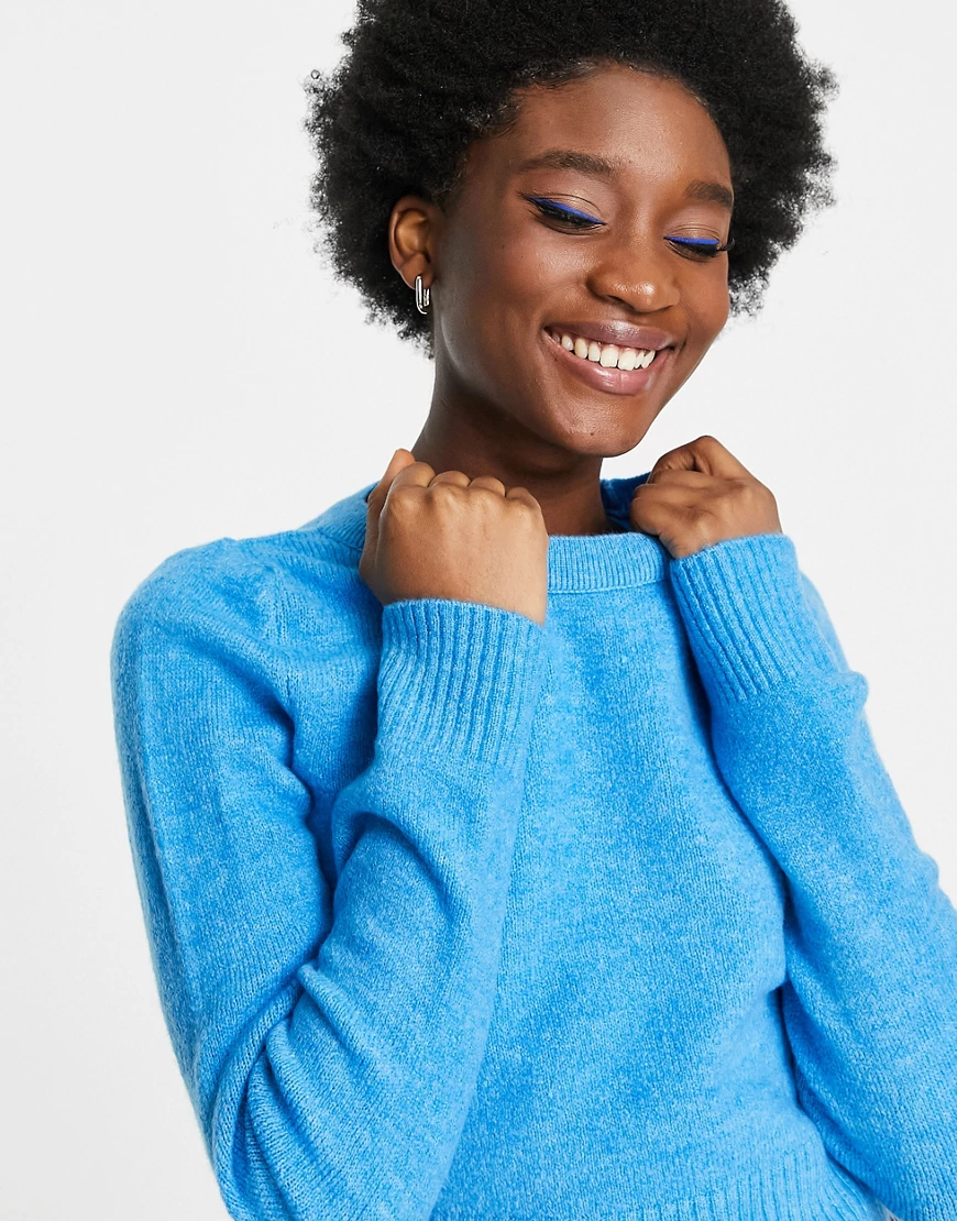 Stradivarius – Pullover in leuchtendem Blau mit Rundhalsausschnitt günstig online kaufen