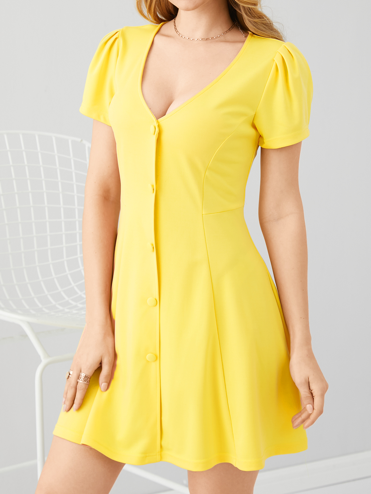 YOINS V-Ausschnitt Knopf vorne Kurze Ärmel Mini Kleid günstig online kaufen