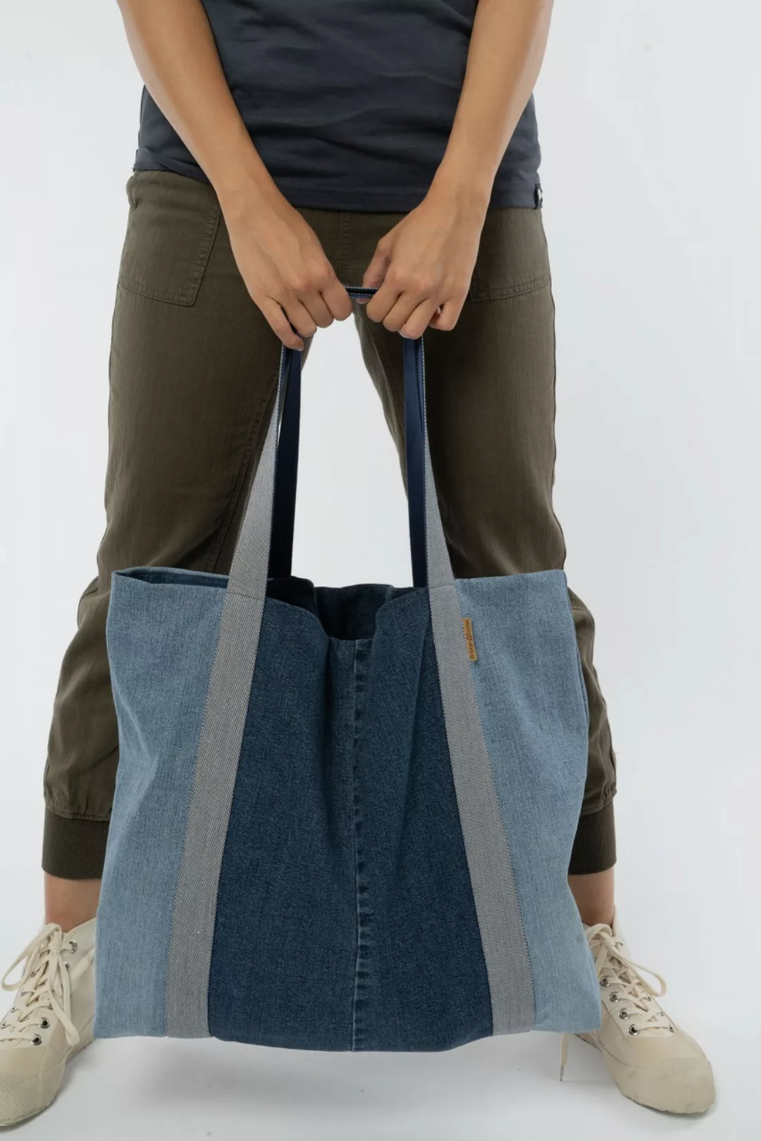 Beachbag aus aus recycelten Jeans günstig online kaufen