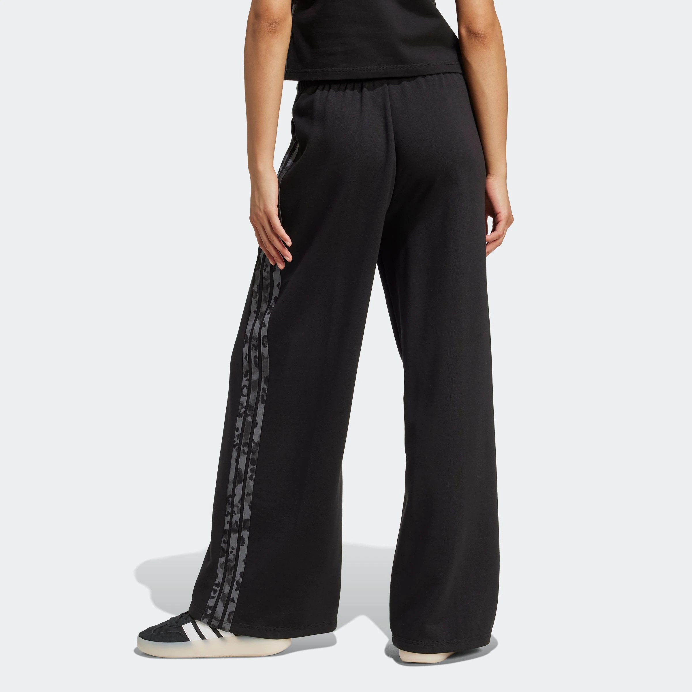 adidas Sportswear Sporthose "W AOP FT PT", (1 tlg.), Locker geschnitten mit günstig online kaufen