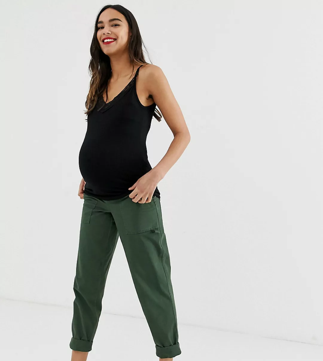 ASOS DESIGN Maternity – Schmal geschnittene Combat-Hose in Khaki mit Bauchb günstig online kaufen