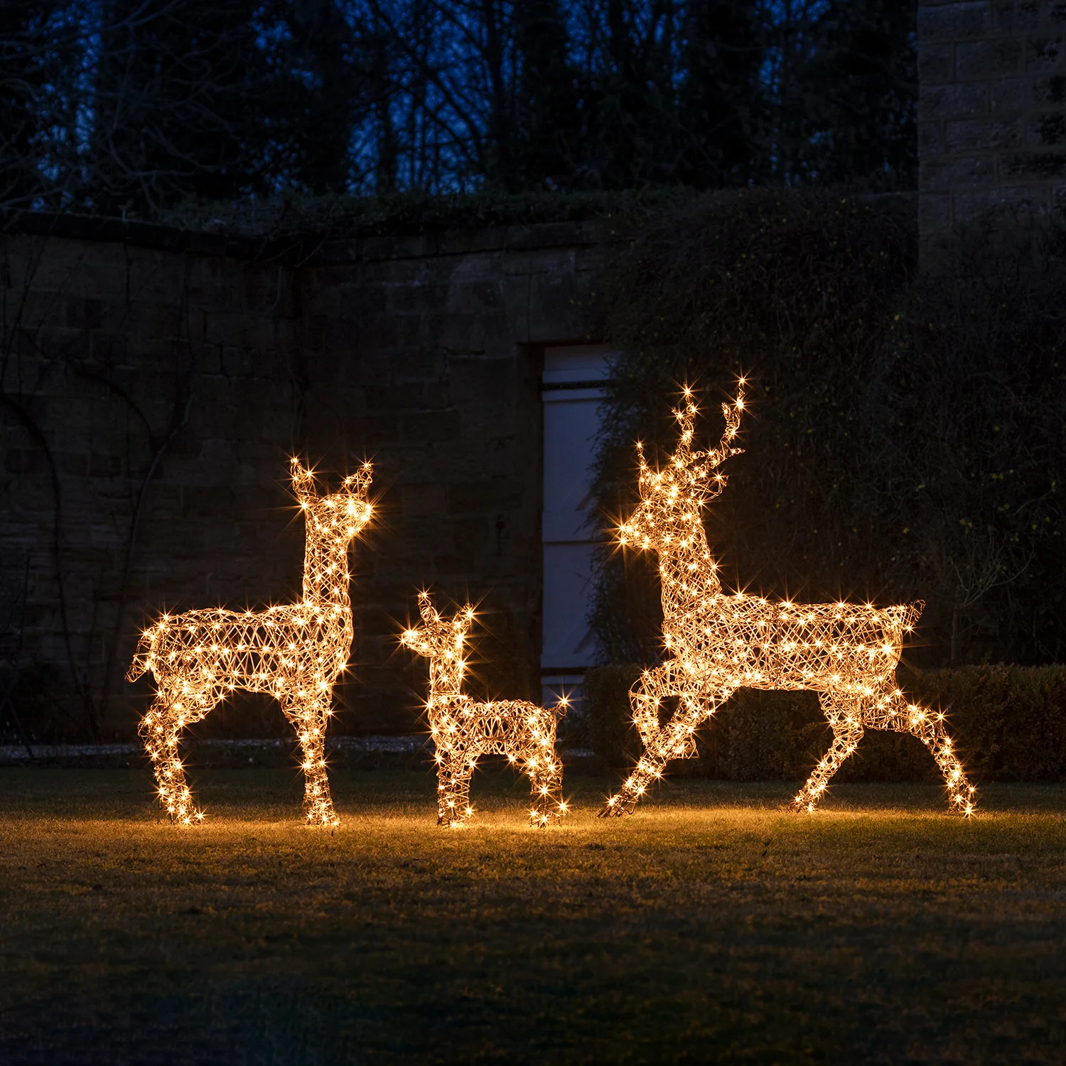 Studley Rattan LED Rentier Kind Weihnachtsfigur außen günstig online kaufen