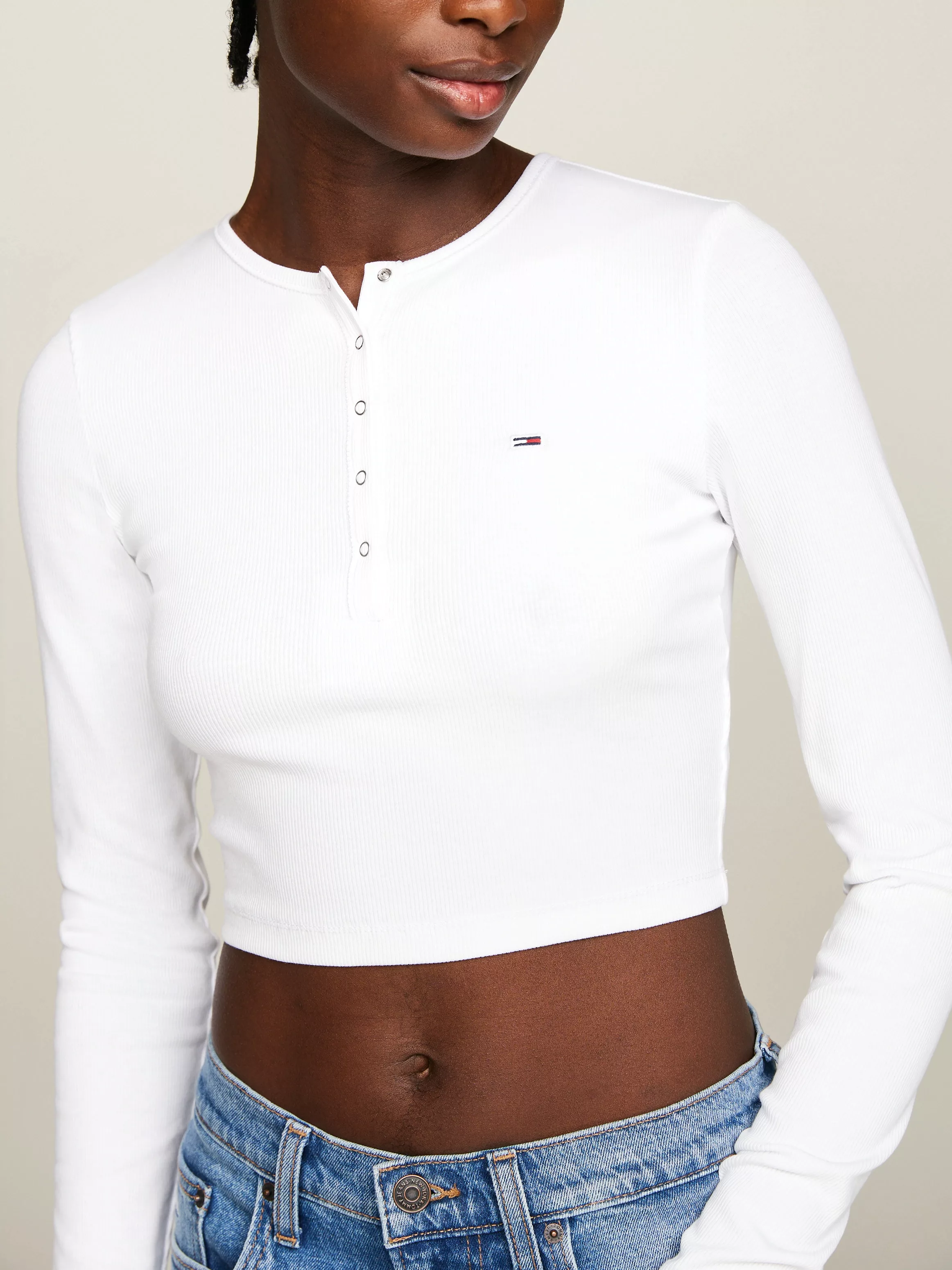 Tommy Jeans Langarmshirt TJW CRP HENLEY TOP LS in modischer Cropped Form günstig online kaufen