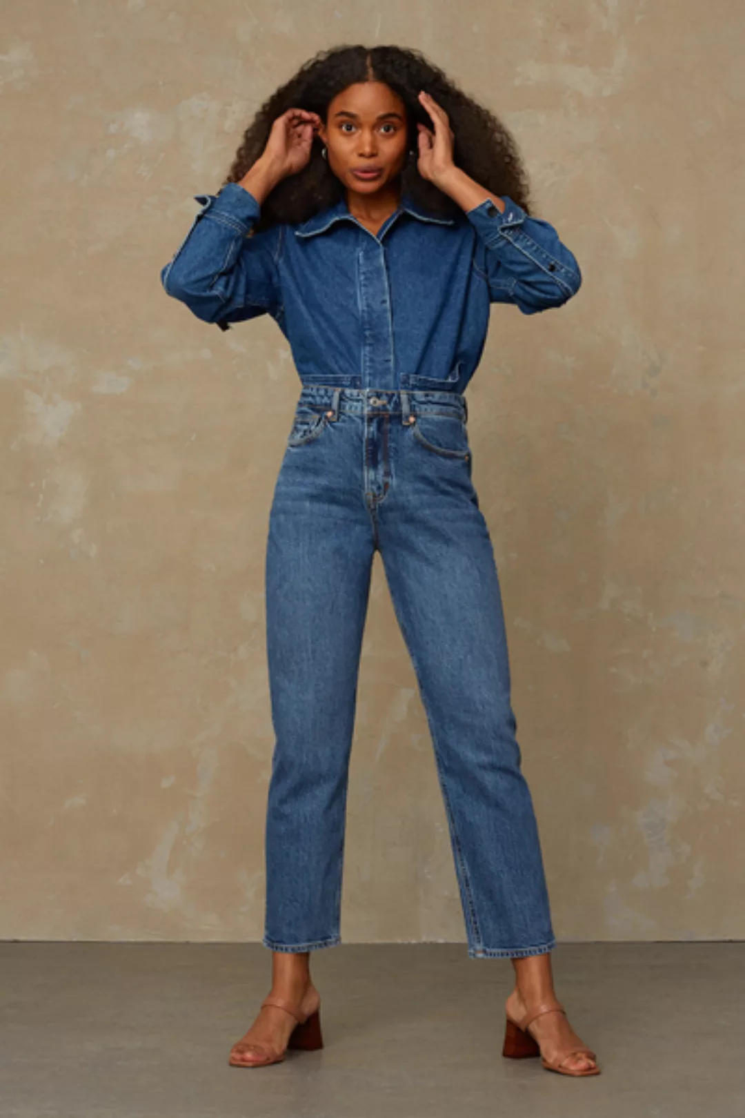 Mom Jeans Aus Recycling & Bio Baumwolle - Caroline - Eco Xavier Blue Marble günstig online kaufen