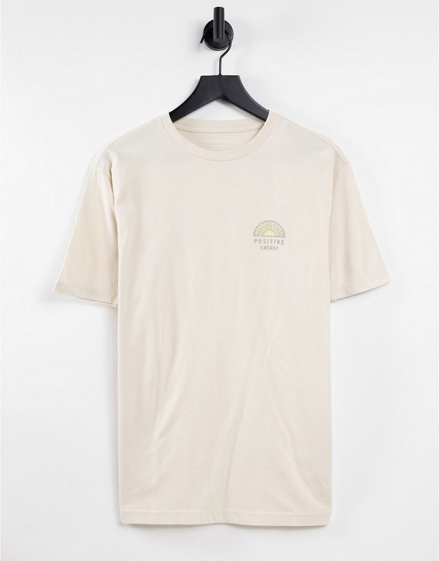 American Eagle – T-Shirt in Hellbraun mit „Positive Message“-Rückenprint günstig online kaufen
