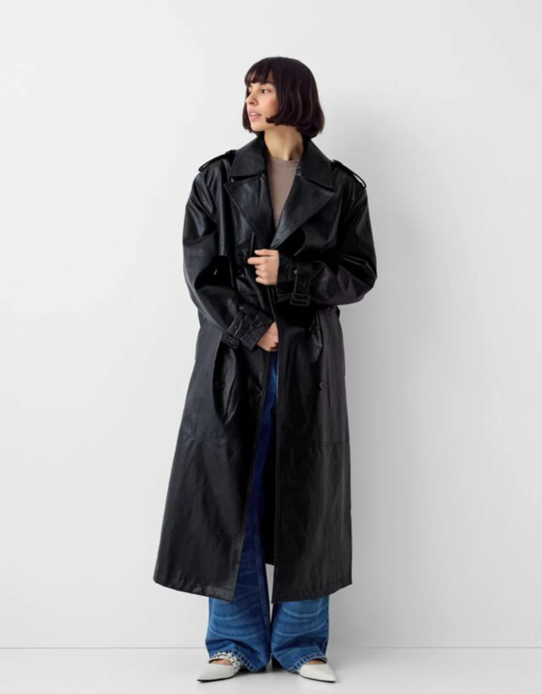 Bershka Extra Langer Trenchcoat Kunstleder Damen S Schwarz günstig online kaufen