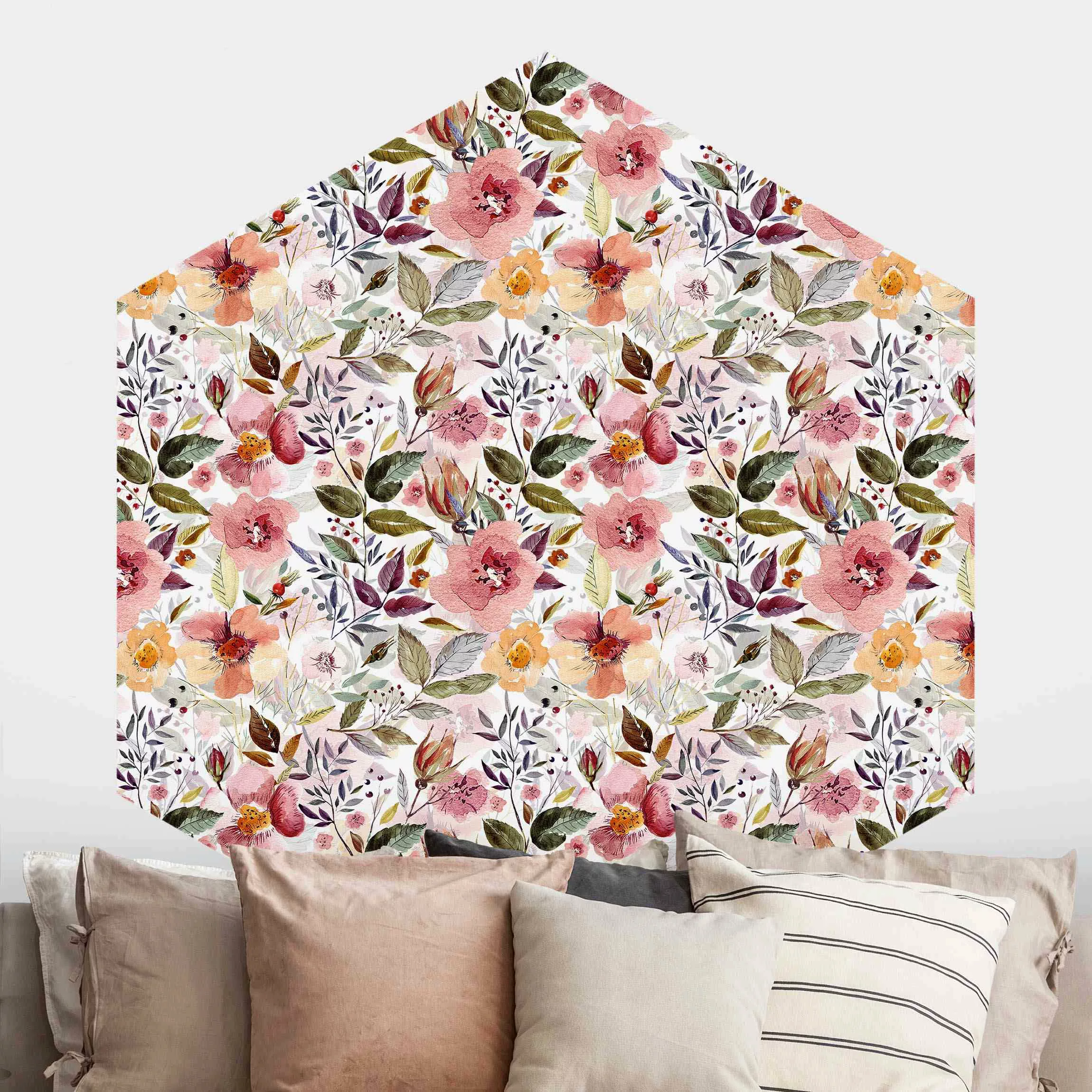 Hexagon Mustertapete selbstklebend Bunter Blumenmix mit Aquarell günstig online kaufen