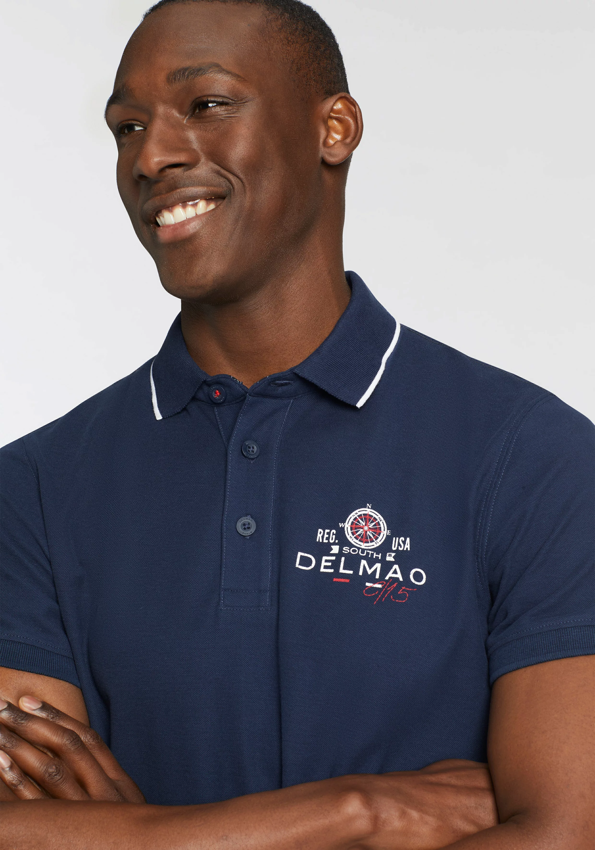 DELMAO Poloshirt, mit Brustprint günstig online kaufen
