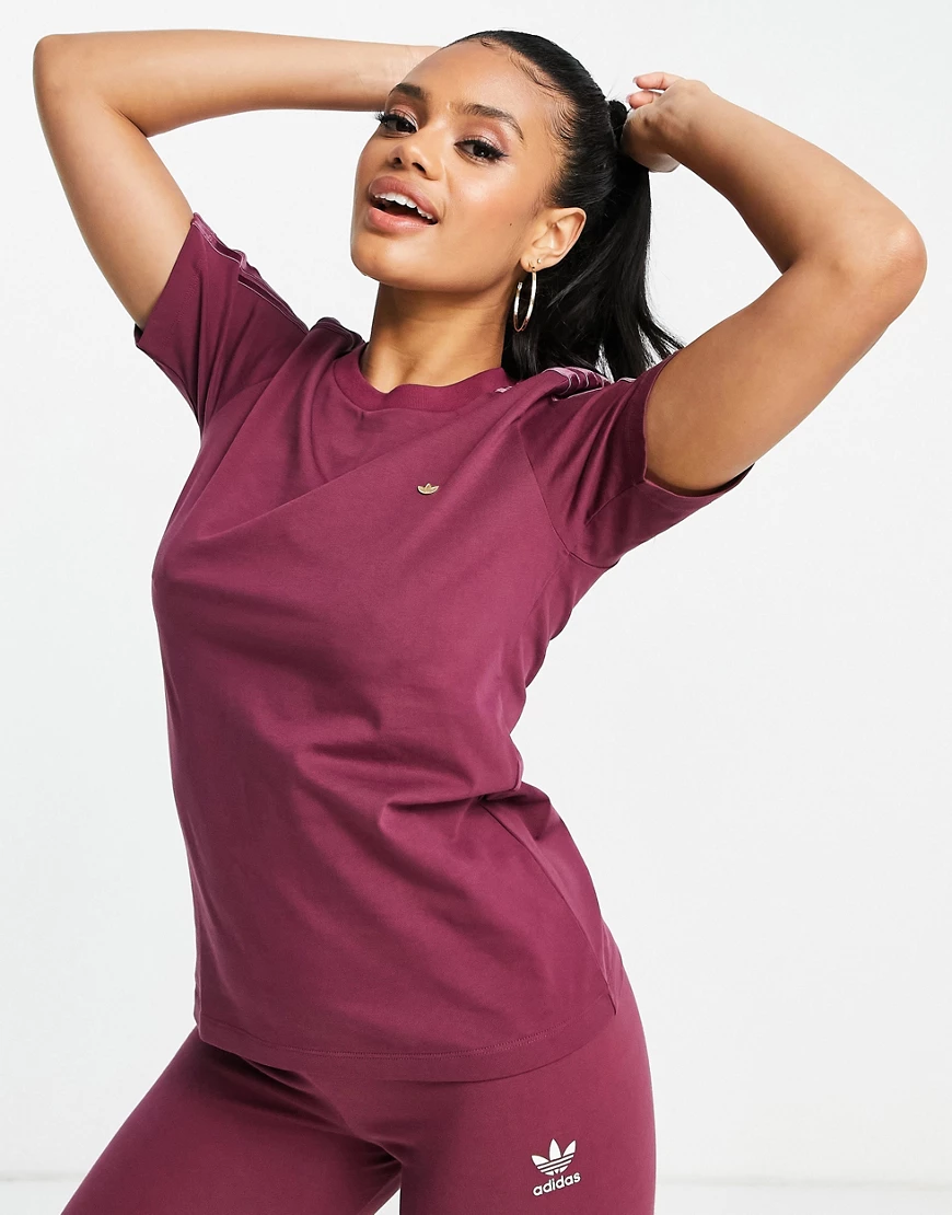 adidas Originals – T-Shirt mit den drei Streifen in Karmesinrot-Rosa günstig online kaufen