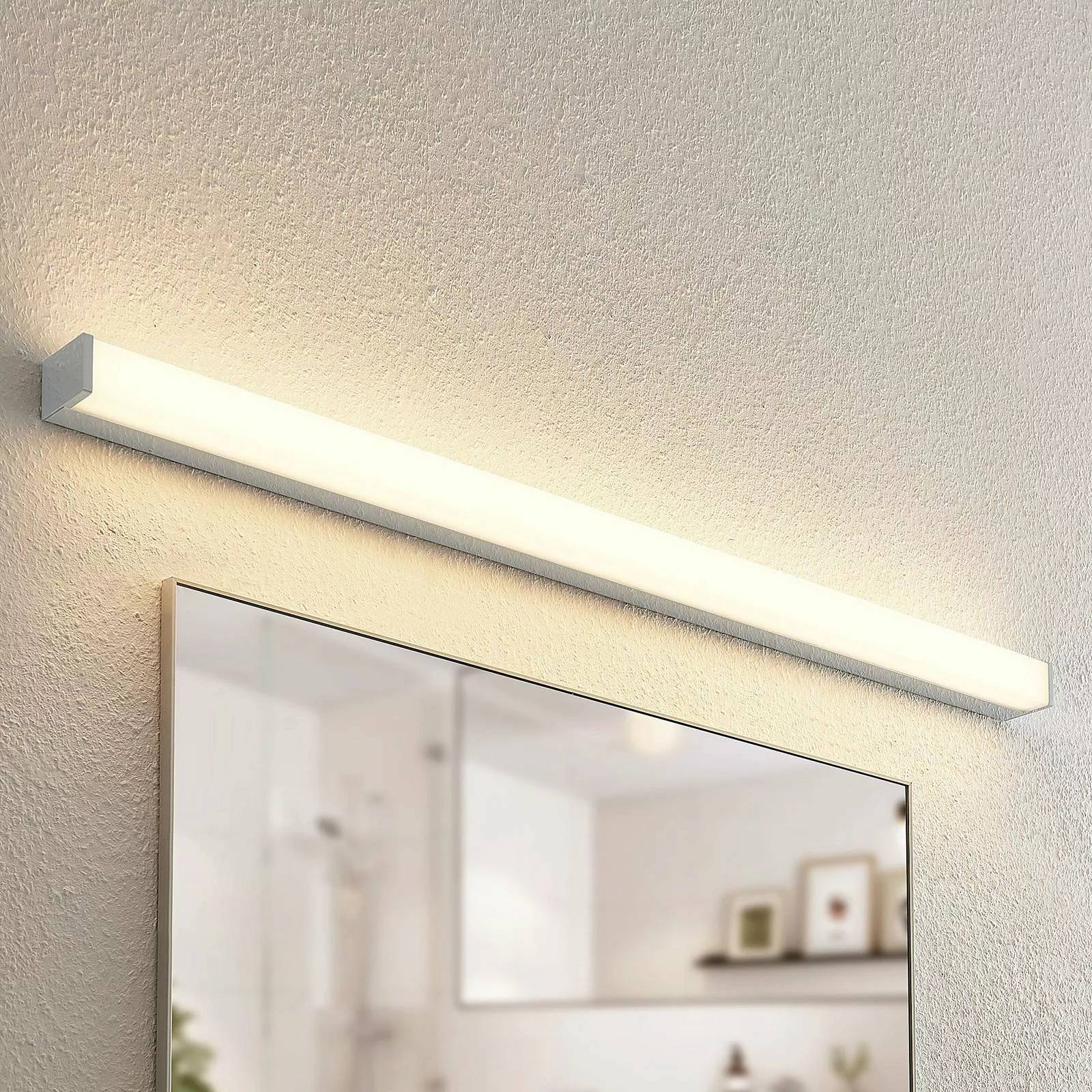 Lindby Klea LED-Badezimmerleuchte, 120 cm günstig online kaufen