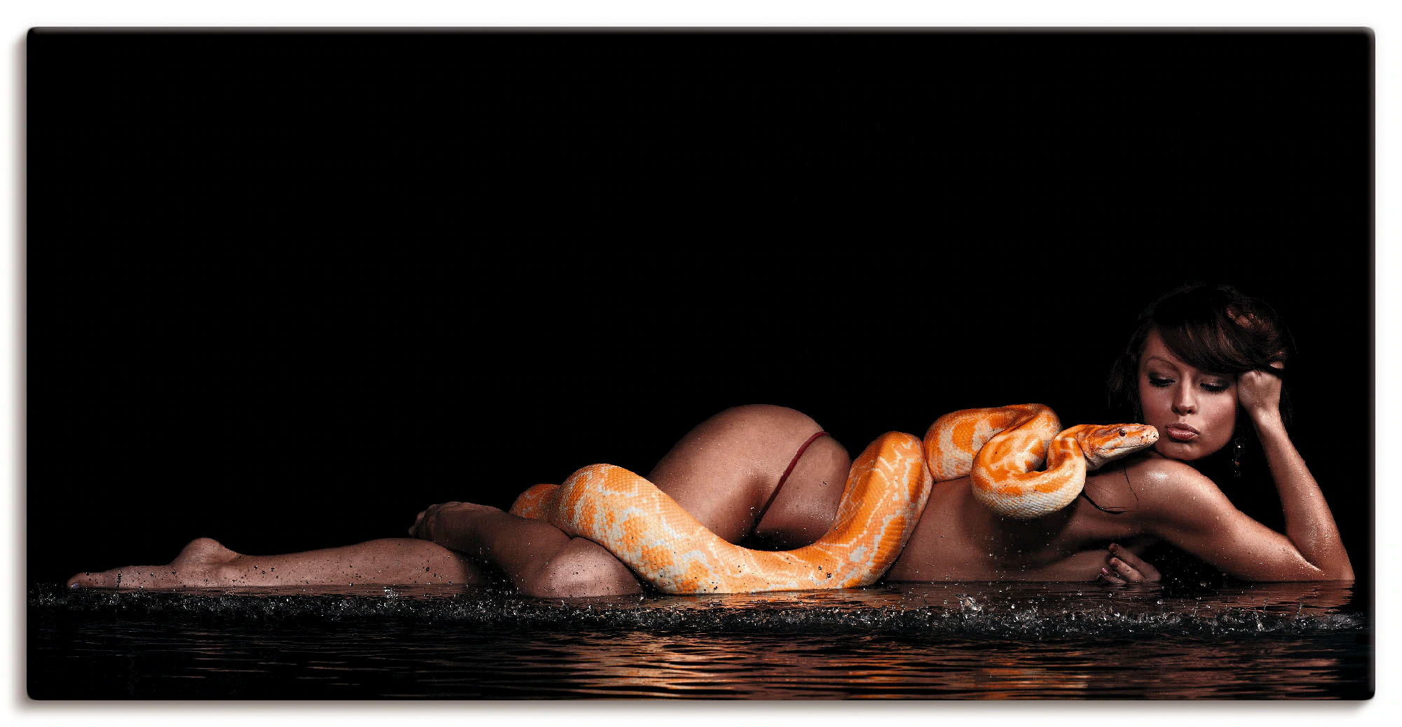 Artland Leinwandbild »Frau in Wasser liegend mit Python«, Frau, (1 St.), au günstig online kaufen