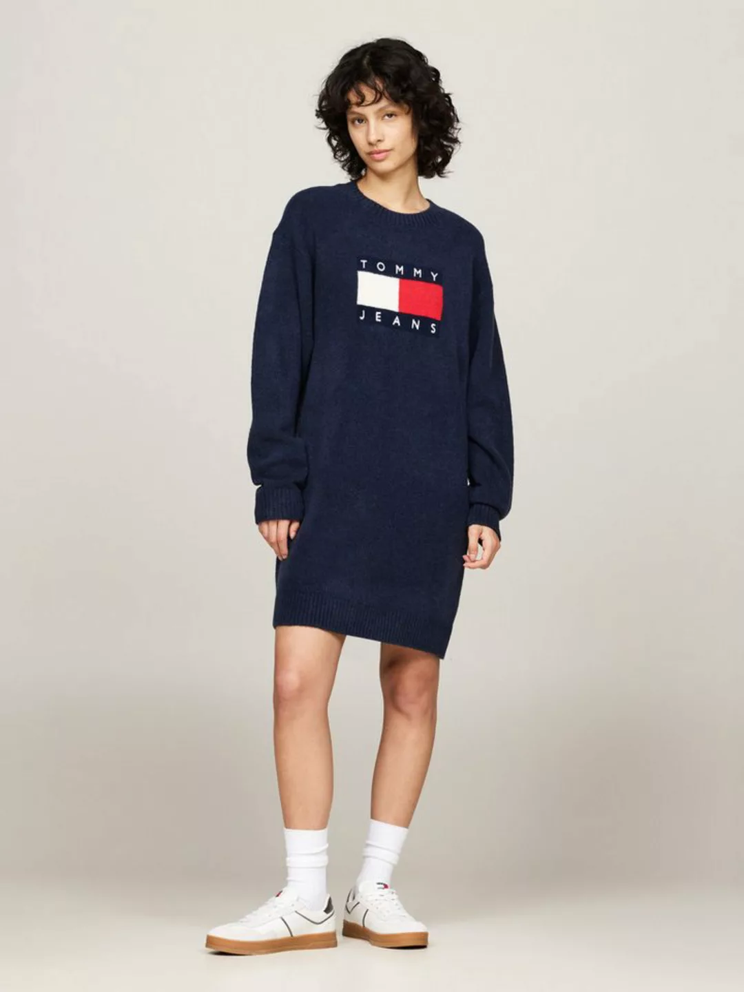 Tommy Jeans Strickkleid TJW MLNGE FLAG SWEATER DRESS EXT mit Logo-Flag günstig online kaufen