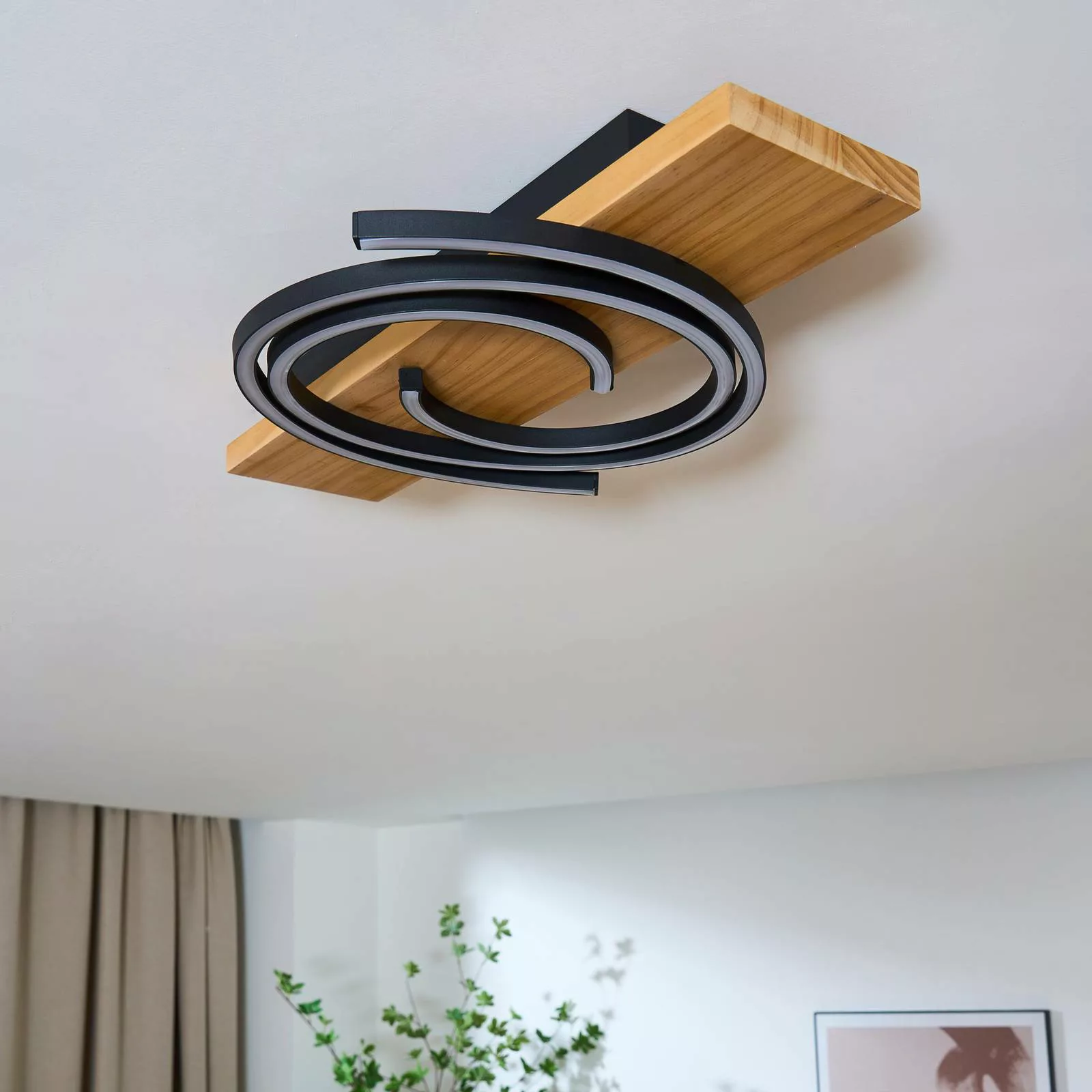 LED-Deckenleuchte Rifia, braun, Länge 50 cm, Holz günstig online kaufen
