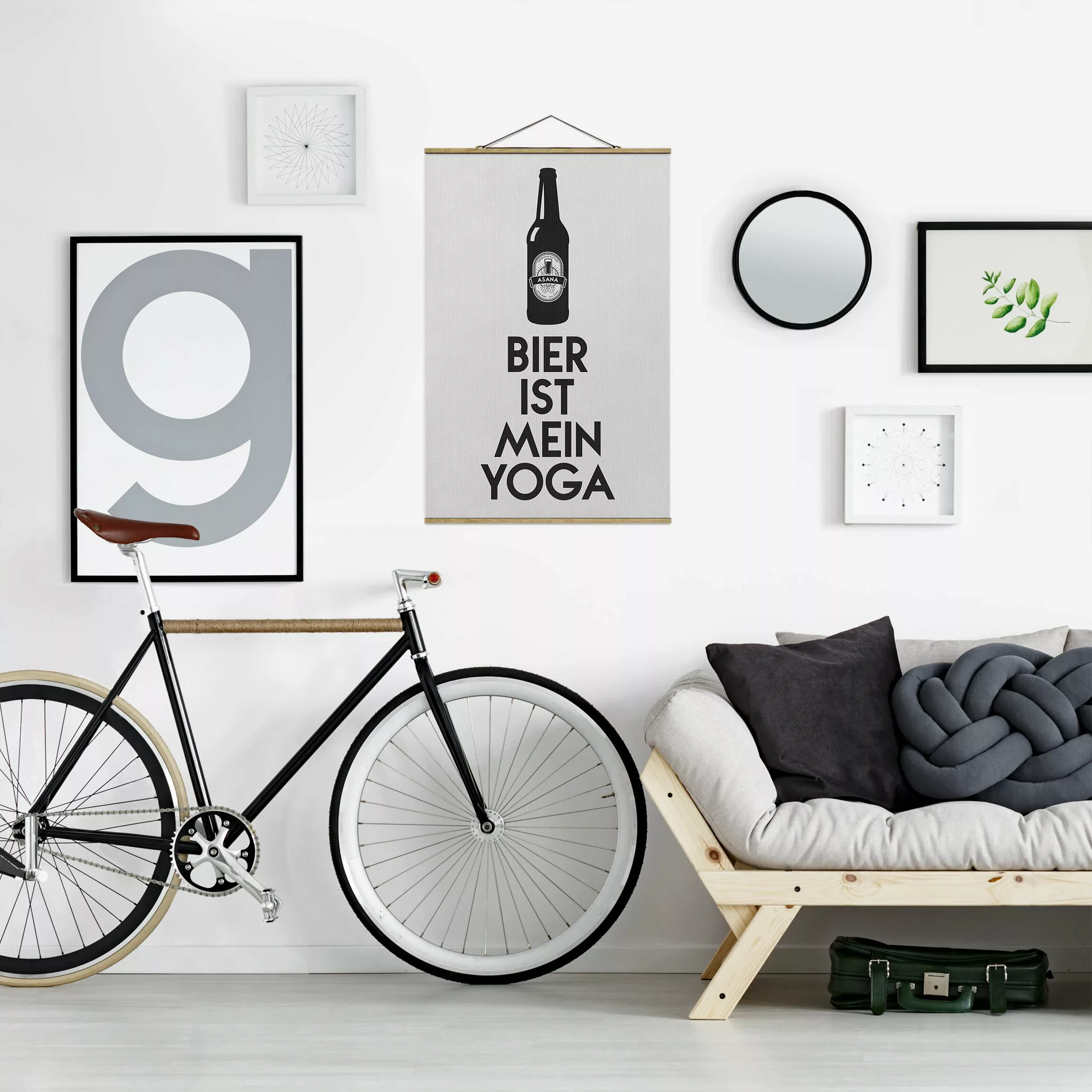Stoffbild mit Posterleisten Bier Ist Mein Yoga günstig online kaufen