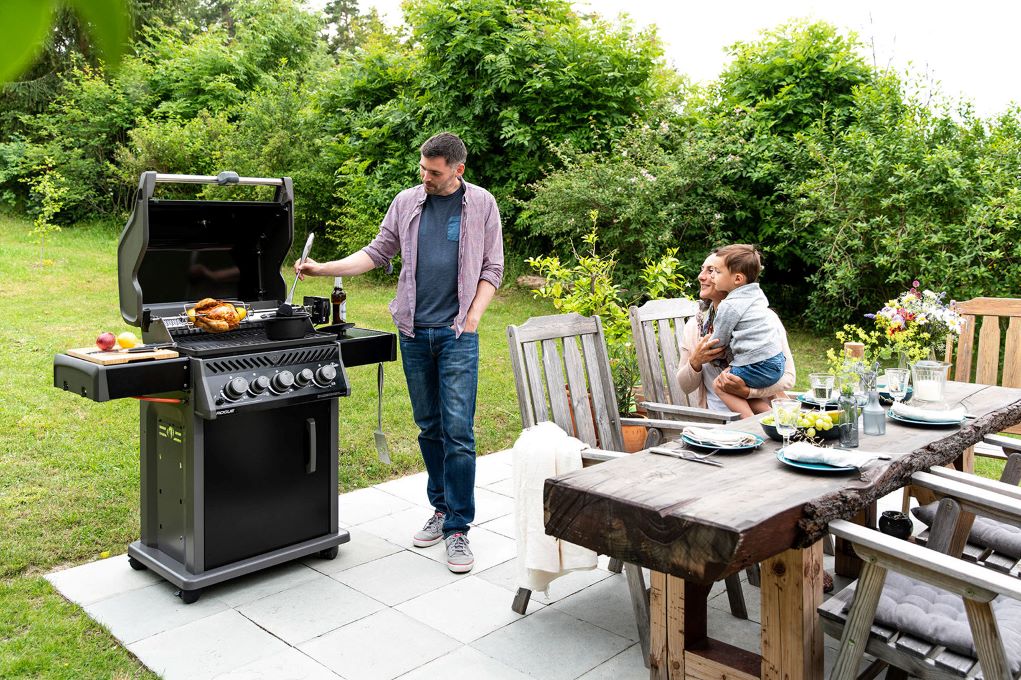 ROGUE® 425 RSB - Gasgrill mit Seiten- und Rückbrennern günstig online kaufen