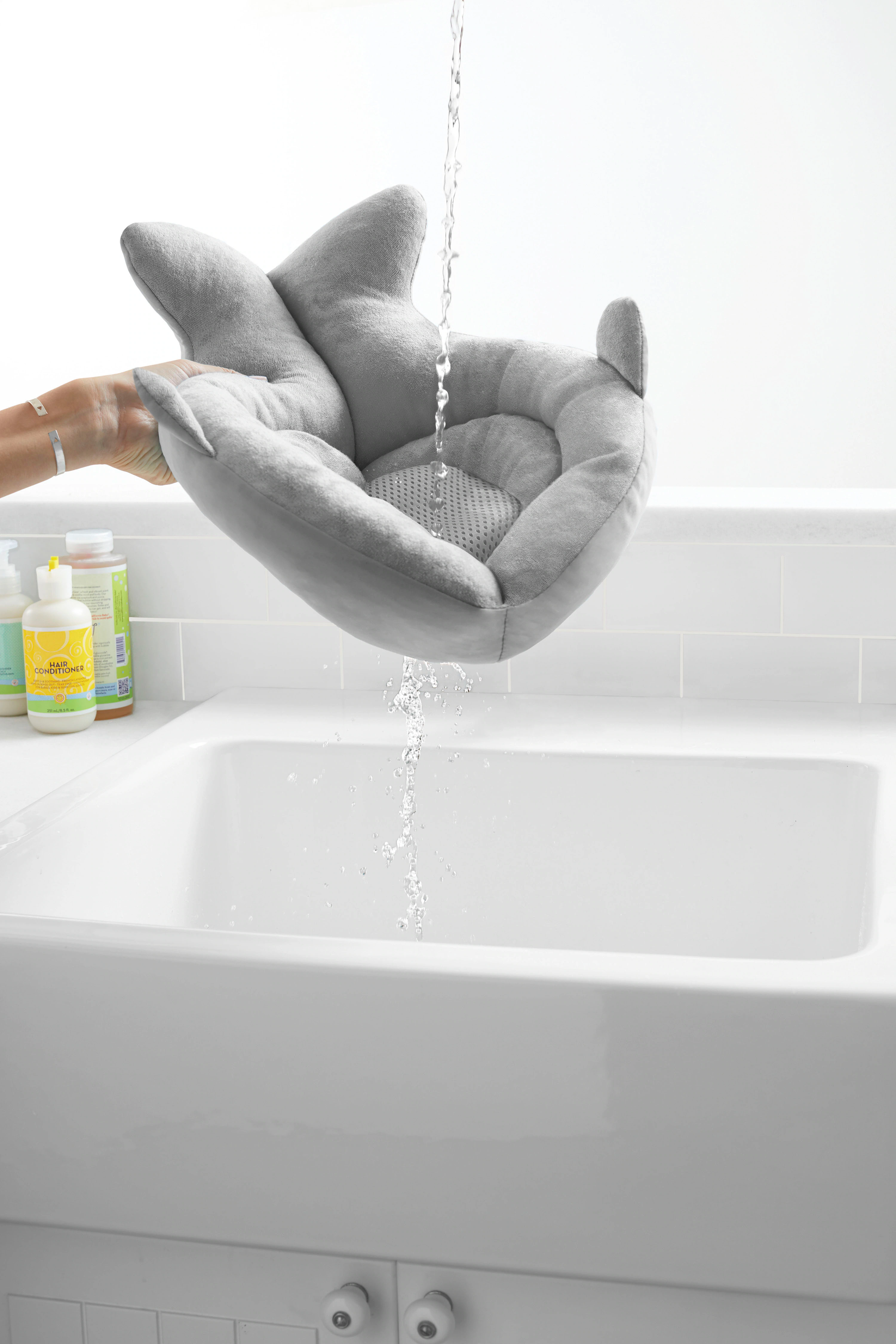 Skip Hop Babybadewanne »Gepolsterte Waschbecken-Badewanne, Moby, grau« günstig online kaufen